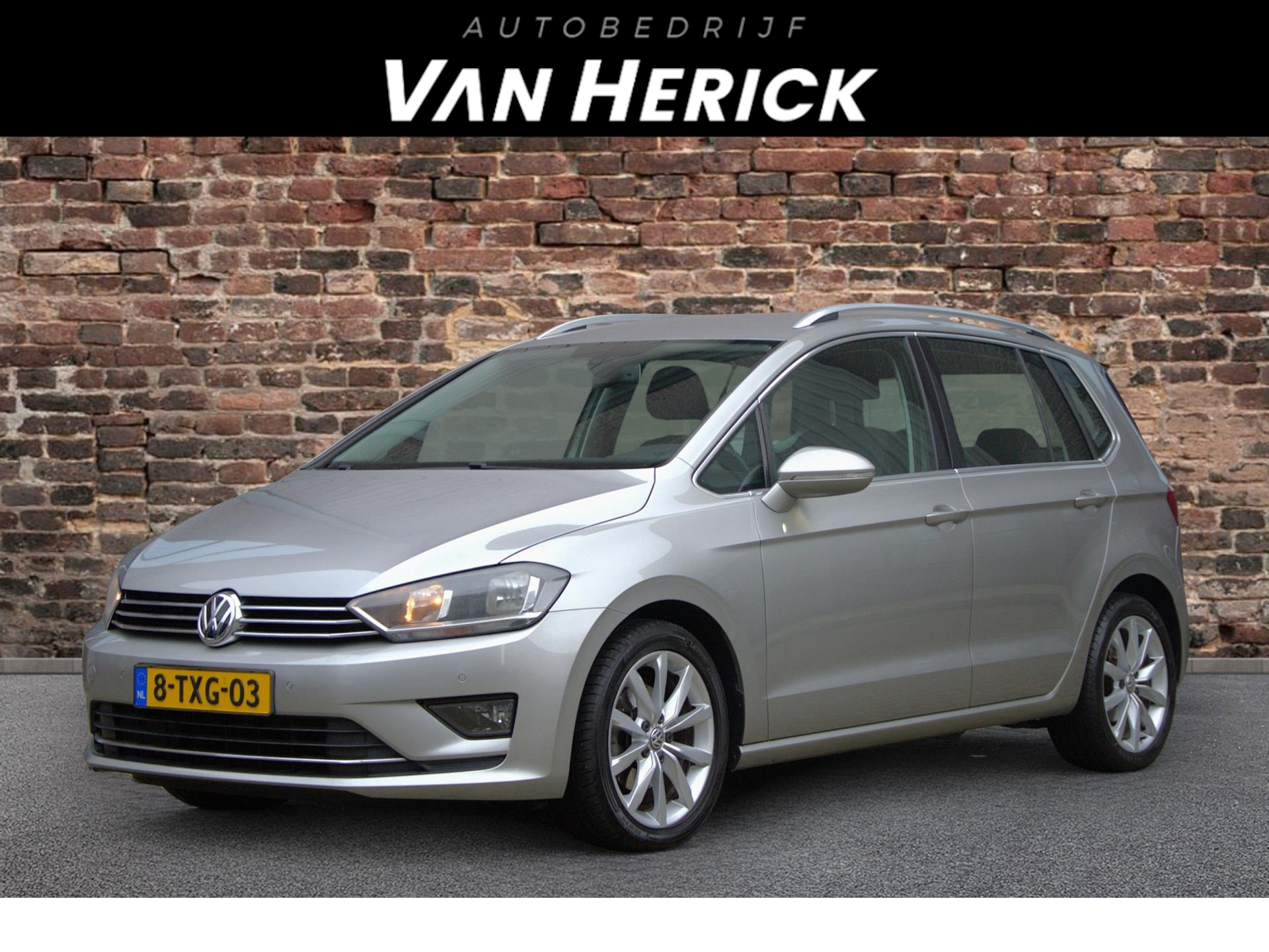 Volkswagen Golf Sportsvan 1.2 TSI Highline Automaat | Trekhaak | Navi | Nette Staat! voor € 10.445,-