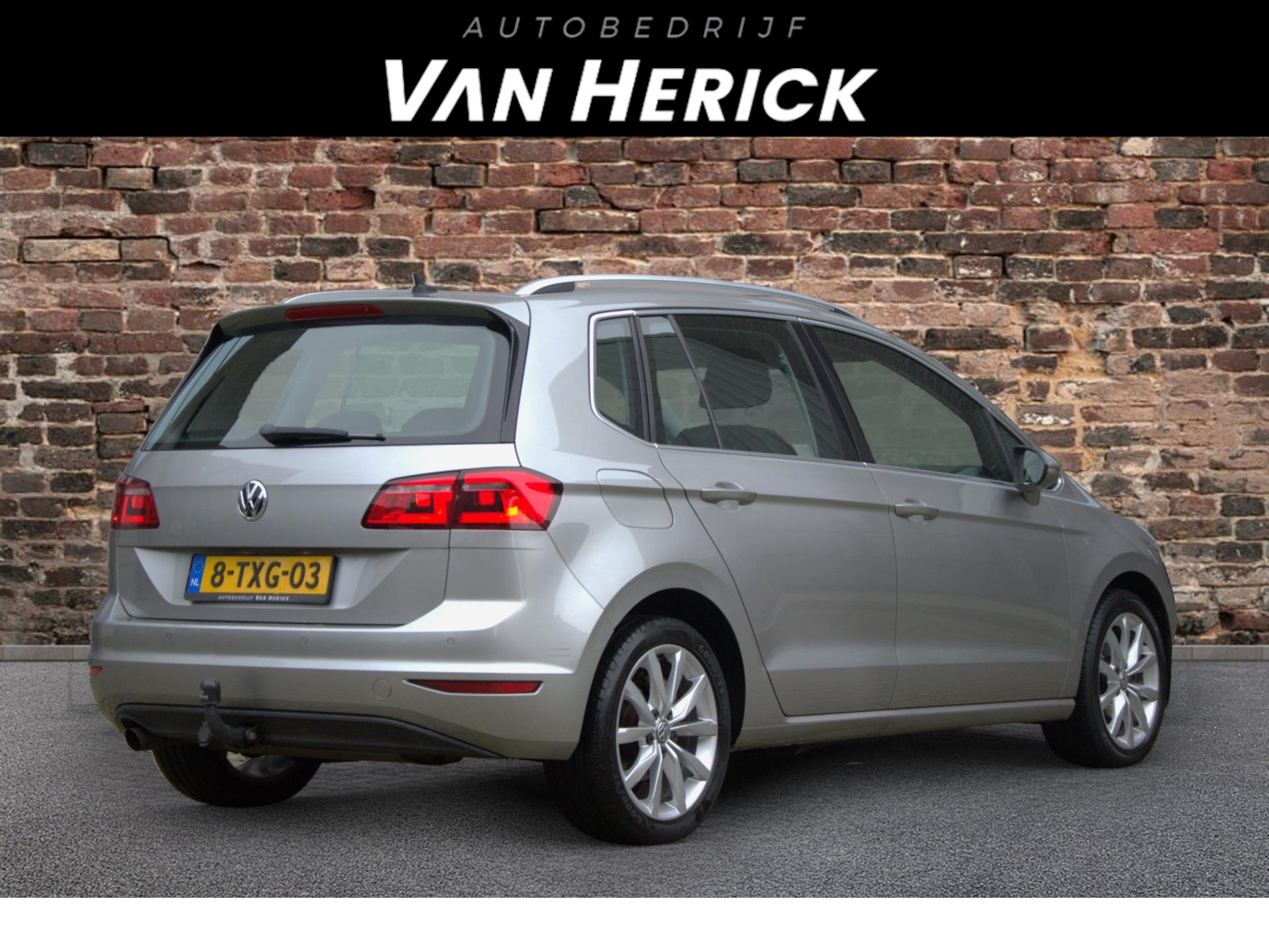 Volkswagen Golf Sportsvan 1.2 TSI Highline Automaat | Trekhaak | Navi | Nette Staat! voor € 10.445,-