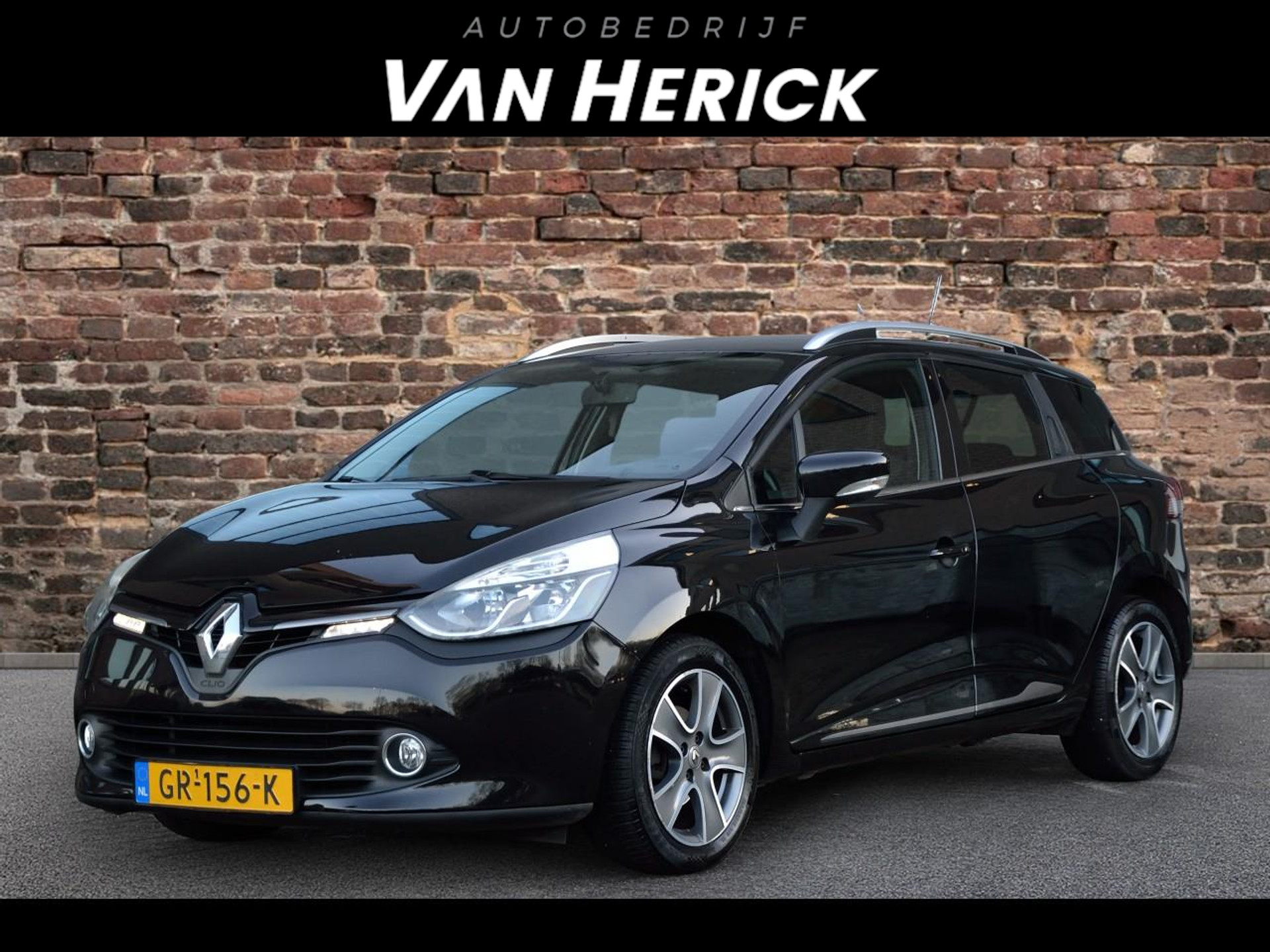 Renault Clio Estate 0.9 TCe Night&Day | Cruise | Airco | Navi voor € 7.945,-