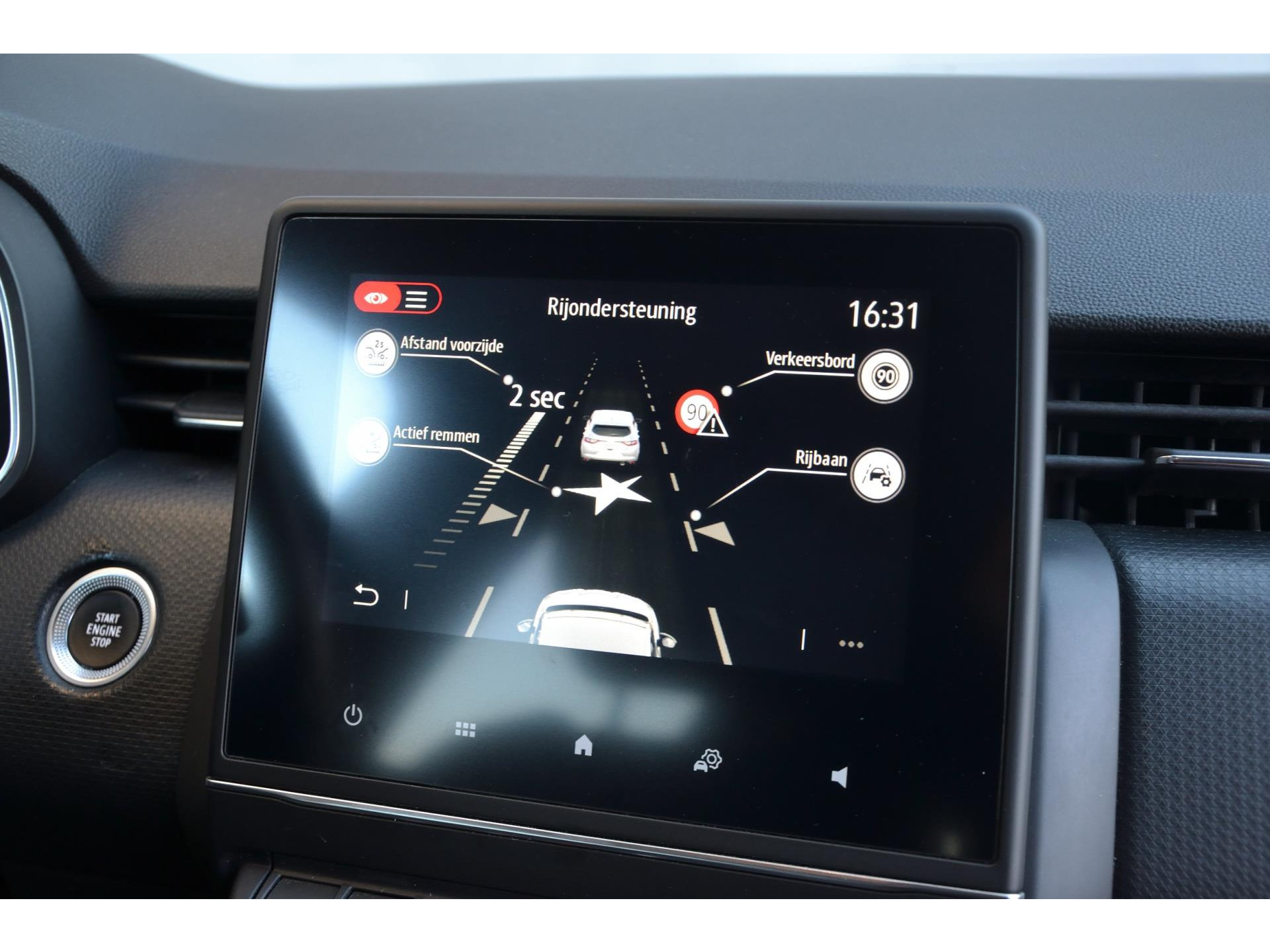 Renault Clio 1.0 TCe Intens | Keyless | Cruise | Navi | 17 Inch