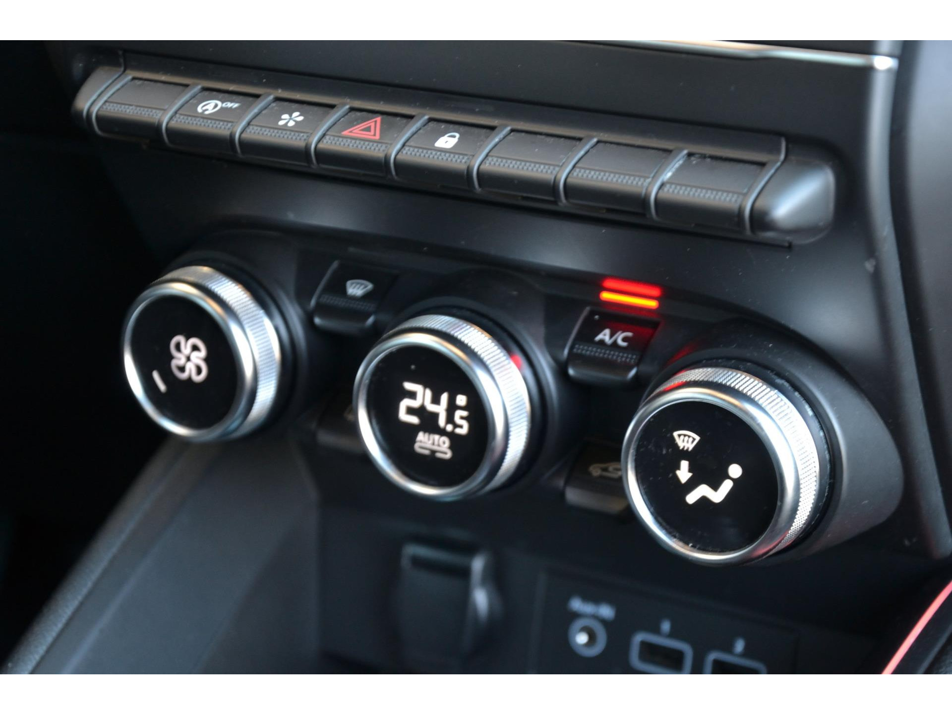 Renault Clio 1.0 TCe Intens | Keyless | Cruise | Navi | 17 Inch