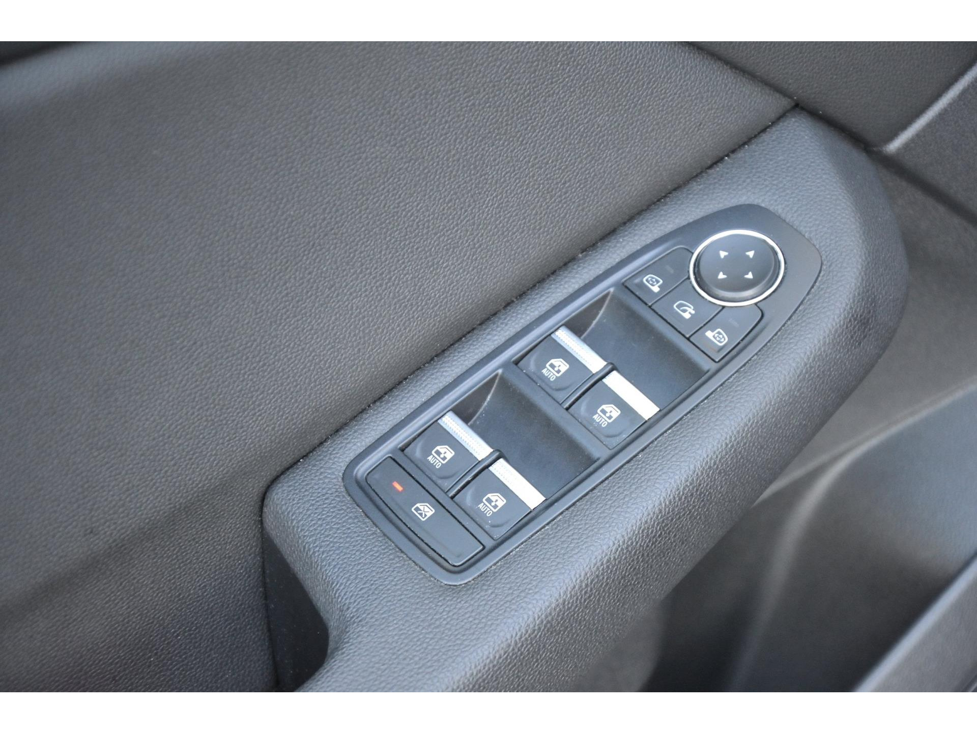 Renault Clio 1.0 TCe Intens | Keyless | Cruise | Navi | 17 Inch