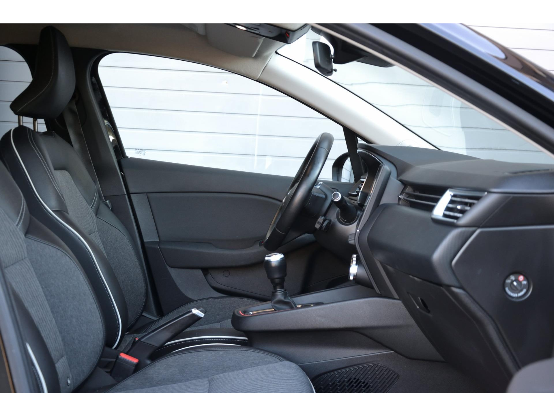 Renault Clio 1.0 TCe Intens | Keyless | Cruise | Navi | 17 Inch