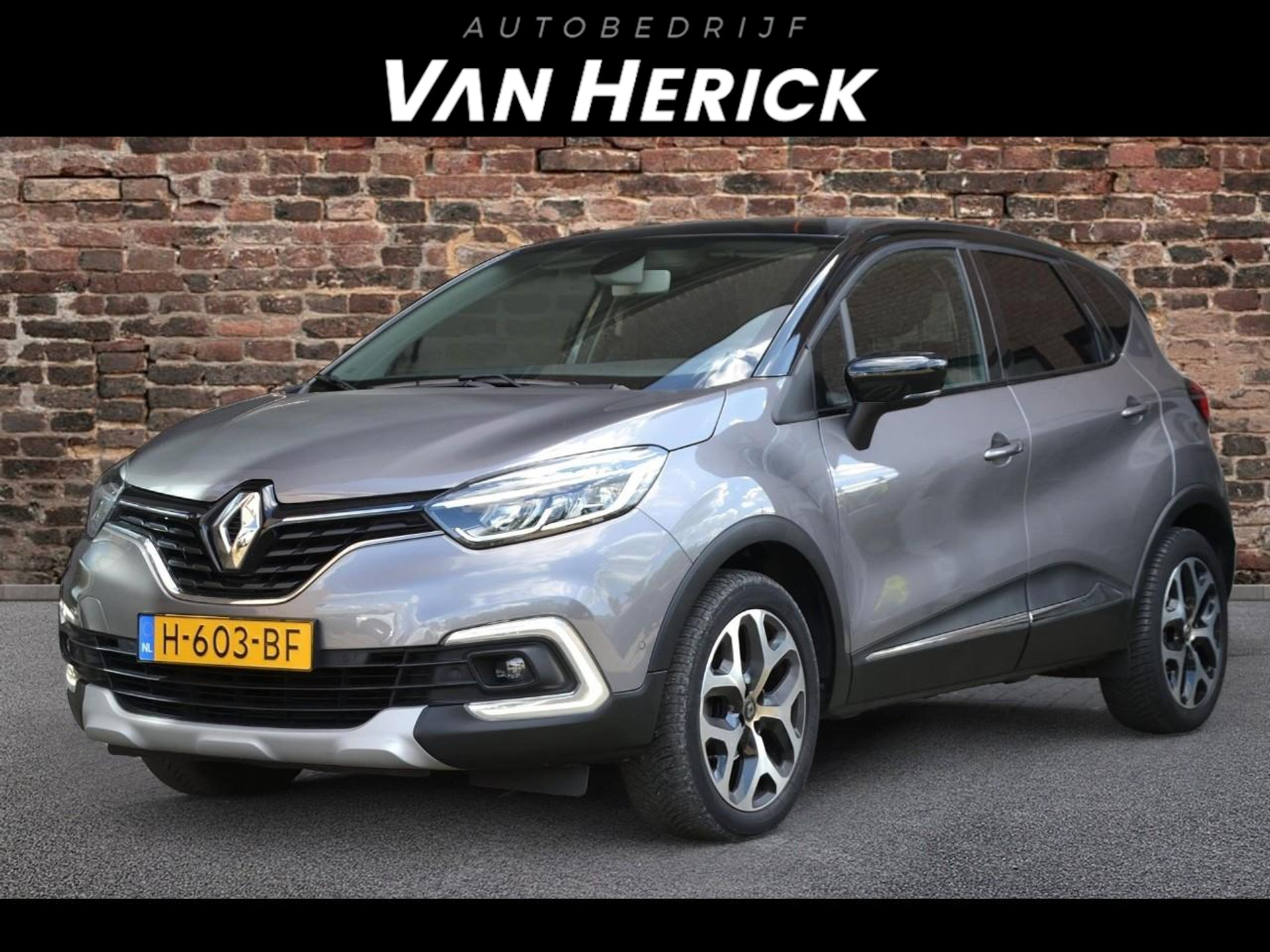 Renault Captur 0.9 TCe intens R-Link | Navi | Cruise | Clima voor € 11.445,-