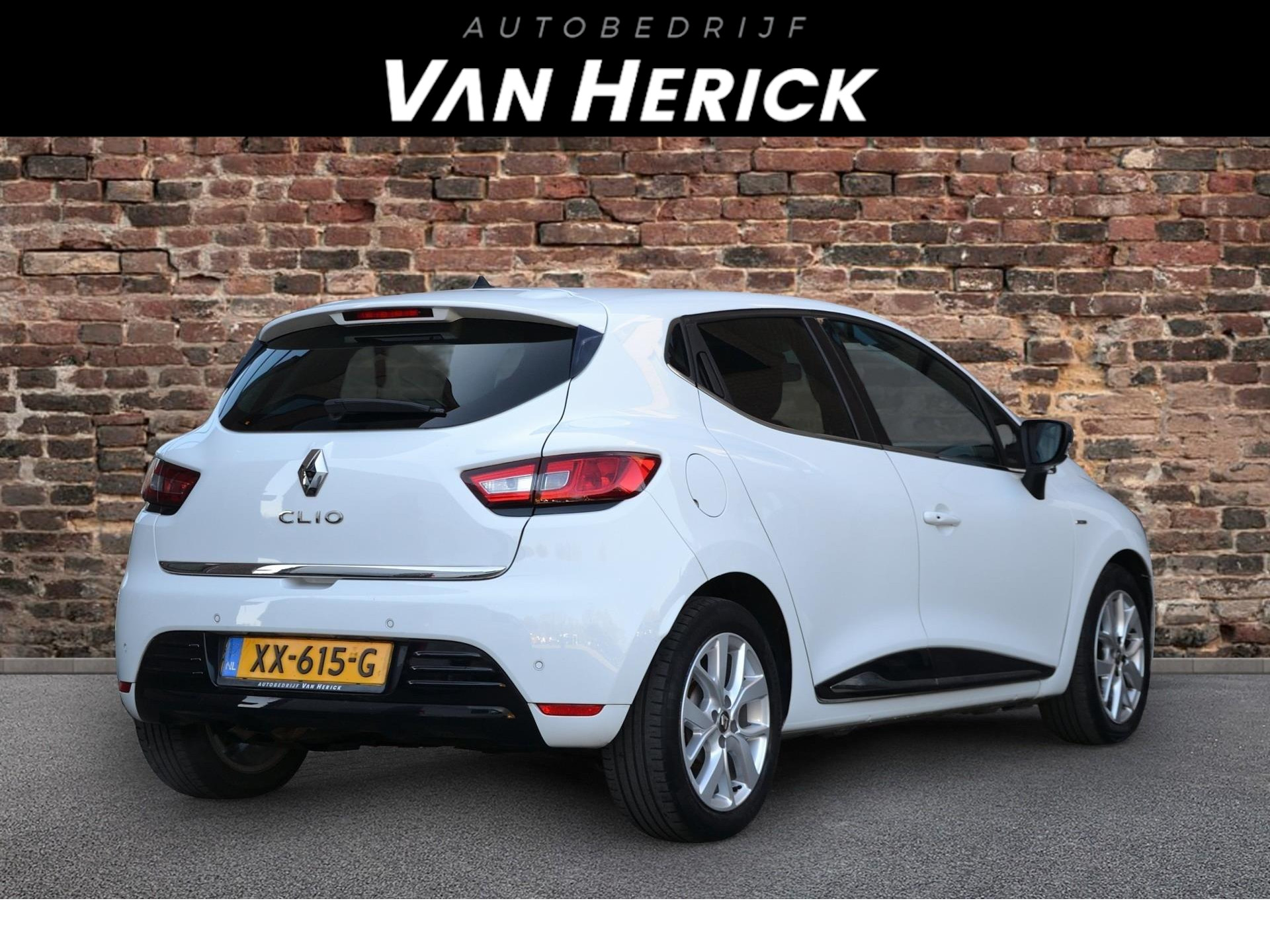 Renault Clio 0.9 TCe Limited 5-Deurs | Cruise | Navi | Camera voor € 10.445,-