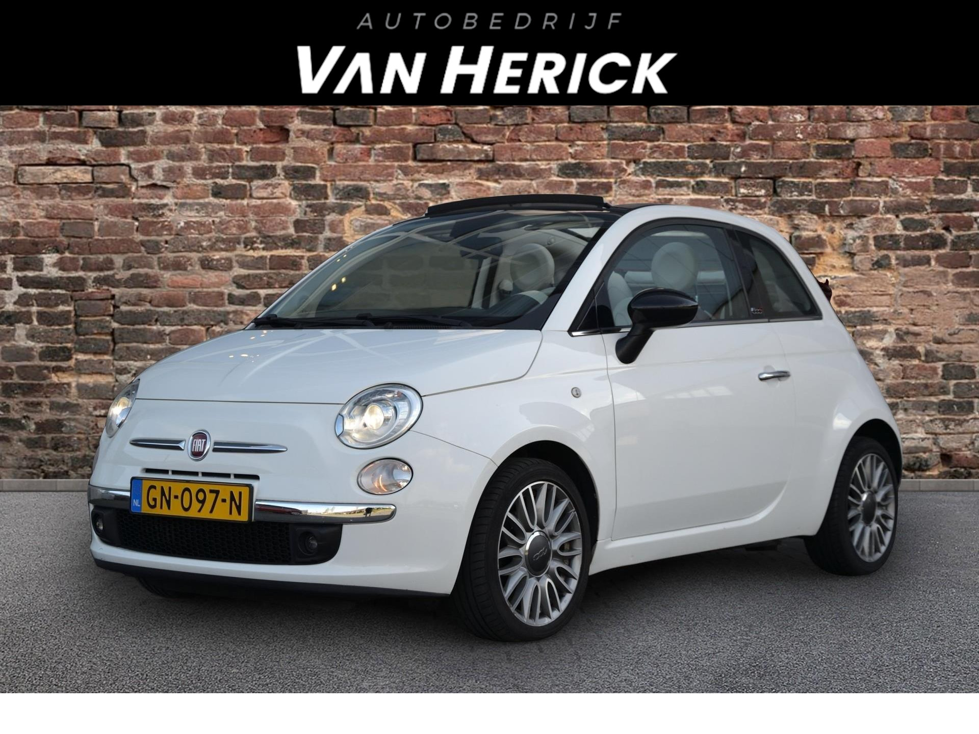 Fiat 500C 0.9 TwinAir Lounge| Leder | Clima | Parkeersensoren voor € 6.995,-