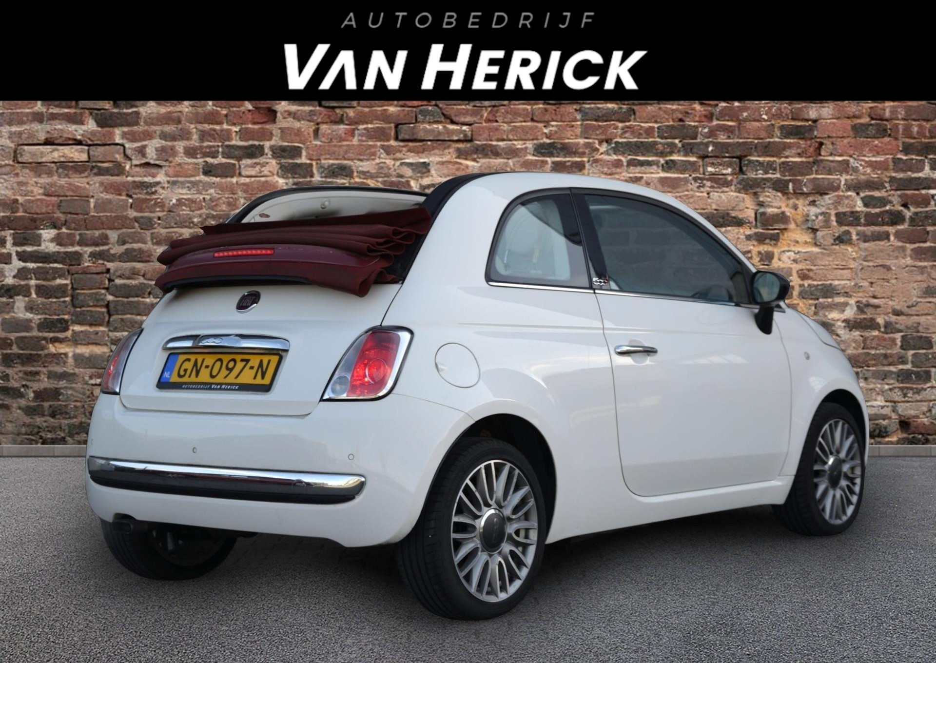 Fiat 500C 0.9 TwinAir Lounge| Leder | Clima | Parkeersensoren voor € 6.995,-
