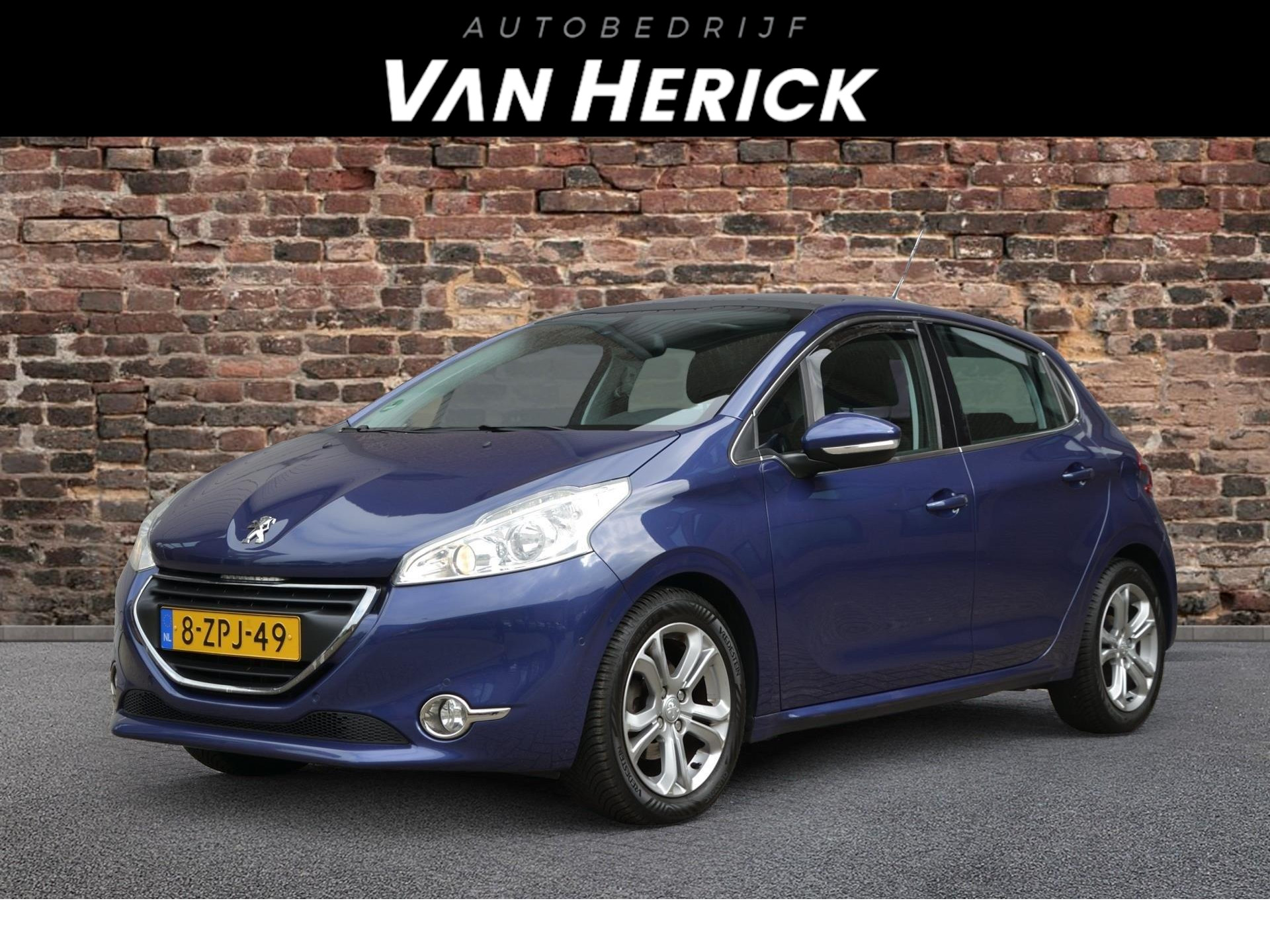 Peugeot 208 1.2 Bleu Lease Premium 5 deurs | Pano | Airco | LM Velgen voor € 6.745,-