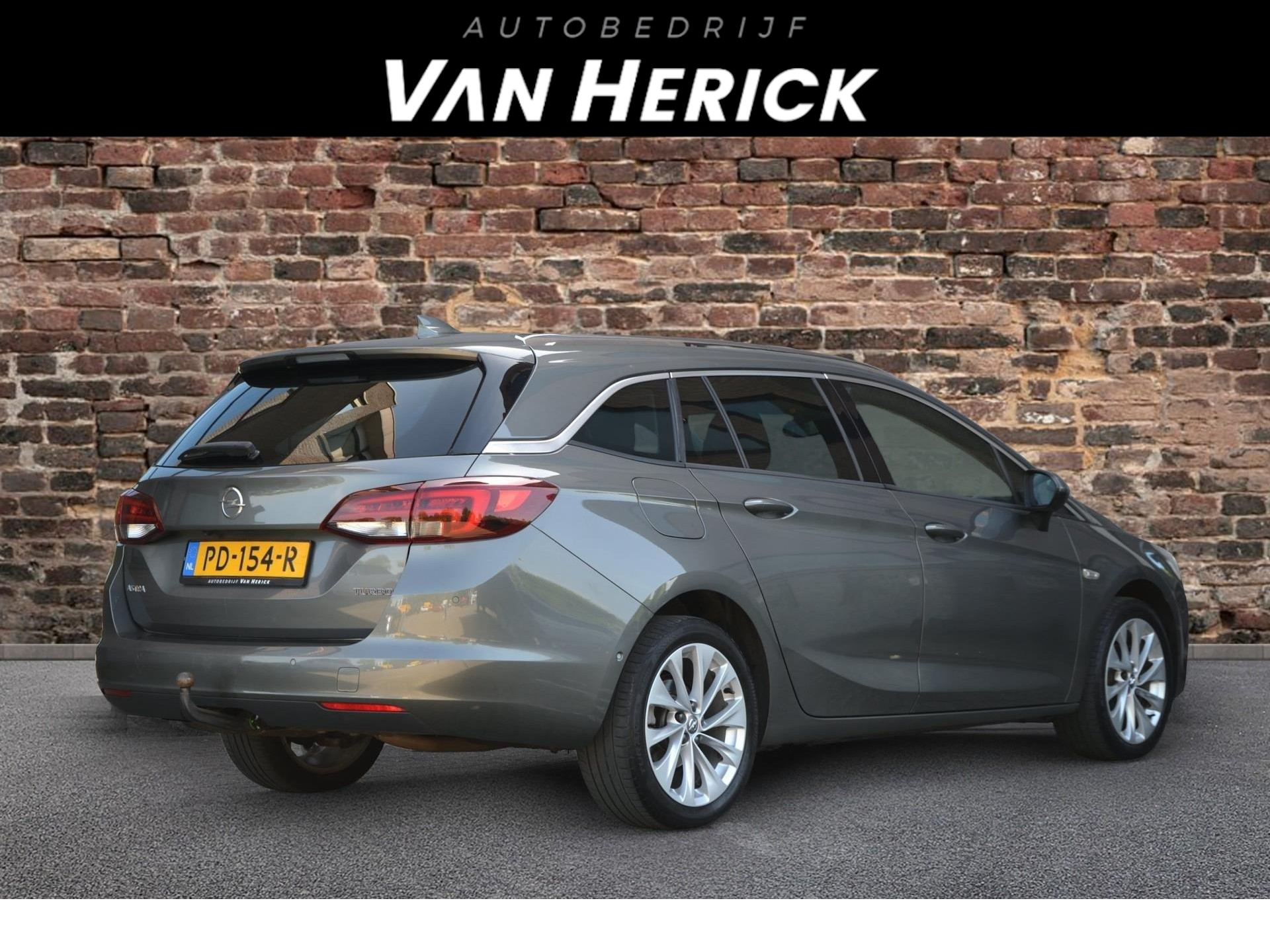 Opel Astra Sports Tourer 1.4 Innovation 150PK | Cruise | Camera | Trekhaak voor € 11.945,-