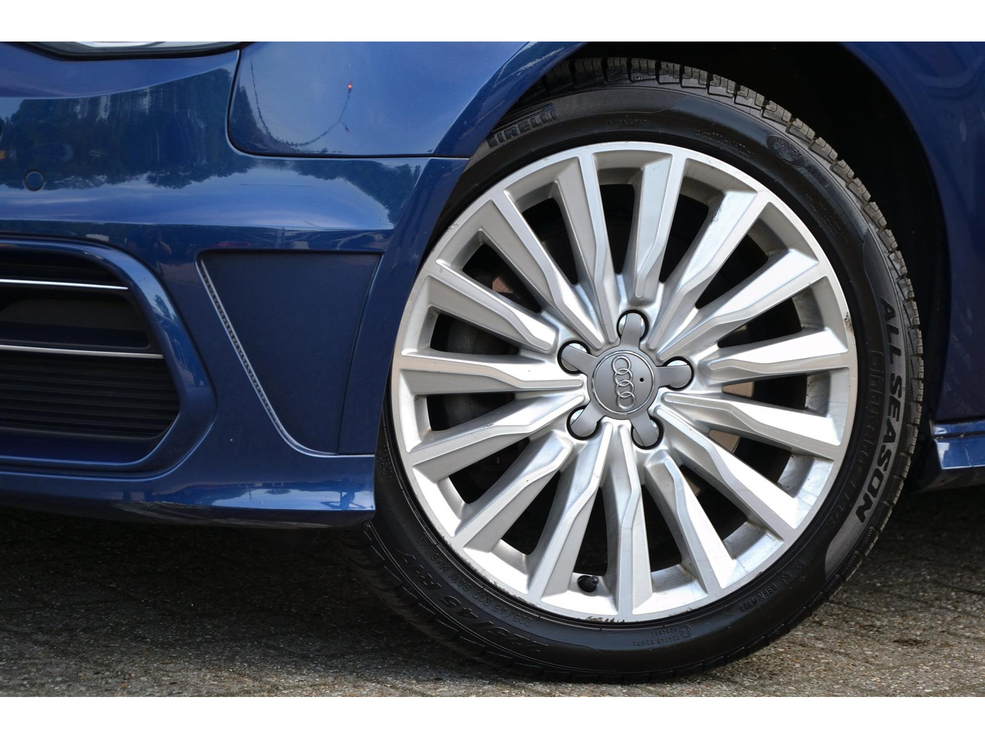 Audi A3 Sportback 1.4 e-tron S-line Pro Line plus Automaat | LED | Nette staat