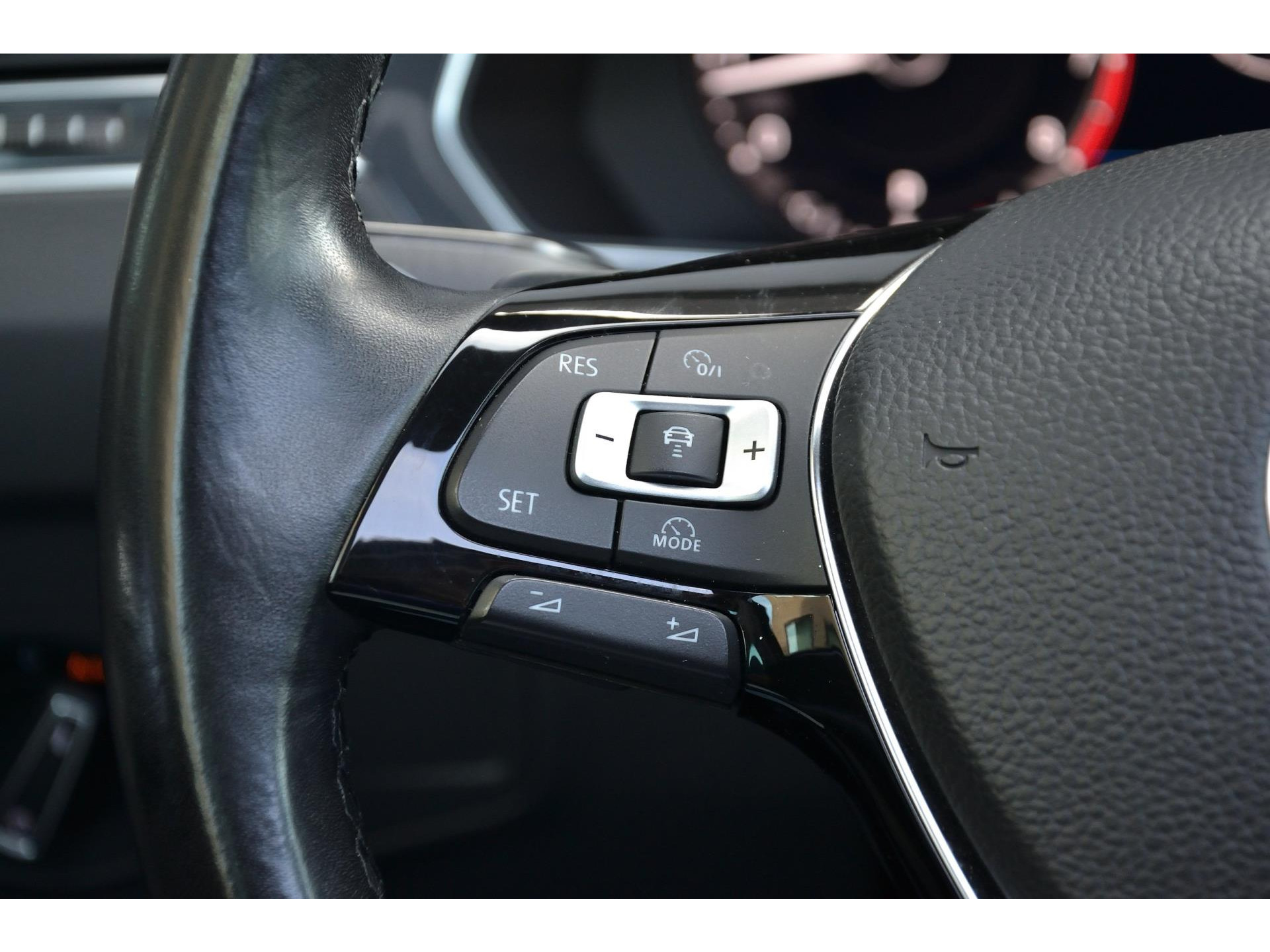 Volkswagen Tiguan 1.4 TSI 4Motion R-Line Automaat | Open-dak | Trekhaak | Virtual Cockpit
