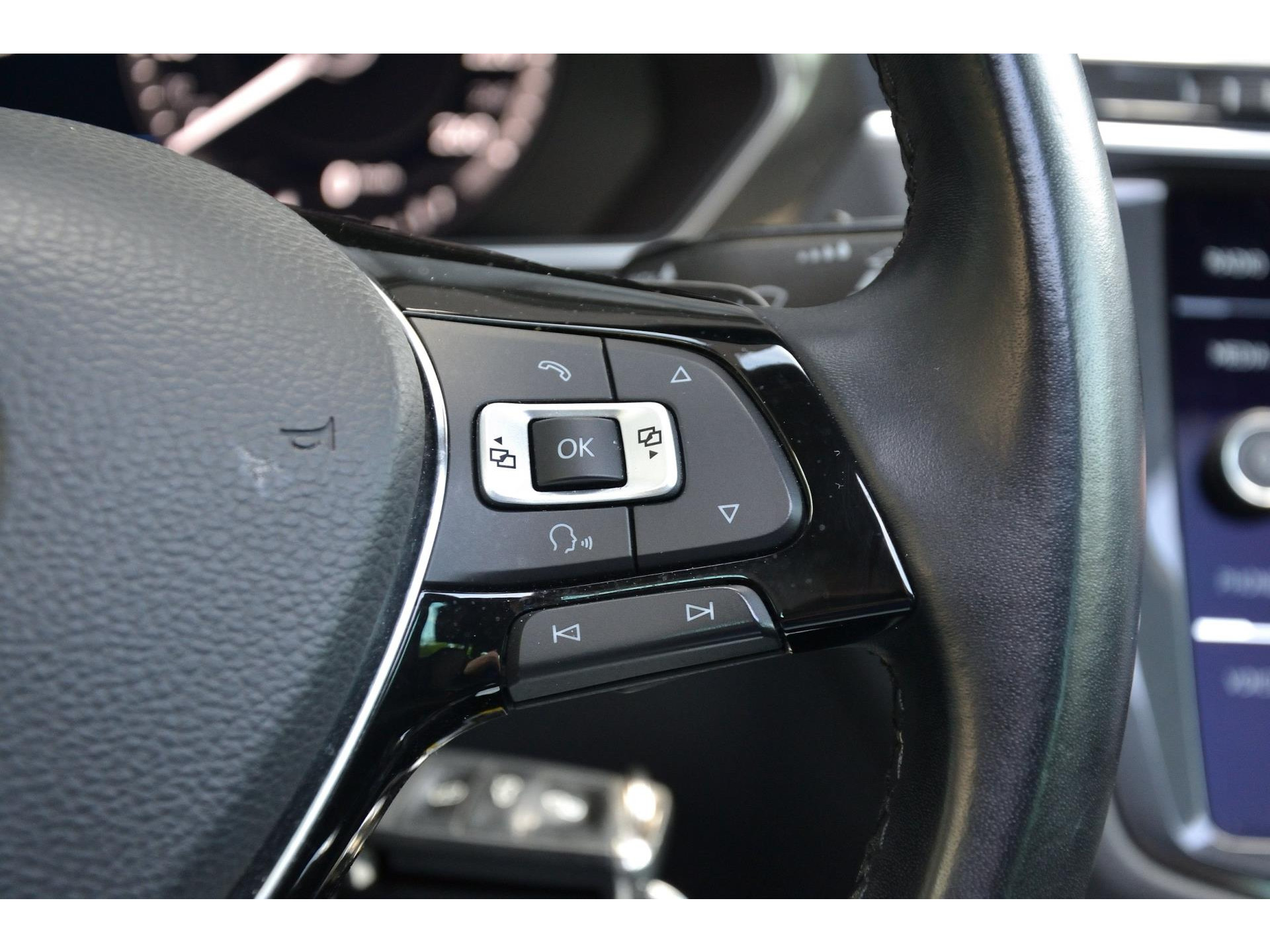 Volkswagen Tiguan 1.4 TSI 4Motion R-Line Automaat | Open-dak | Trekhaak | Virtual Cockpit