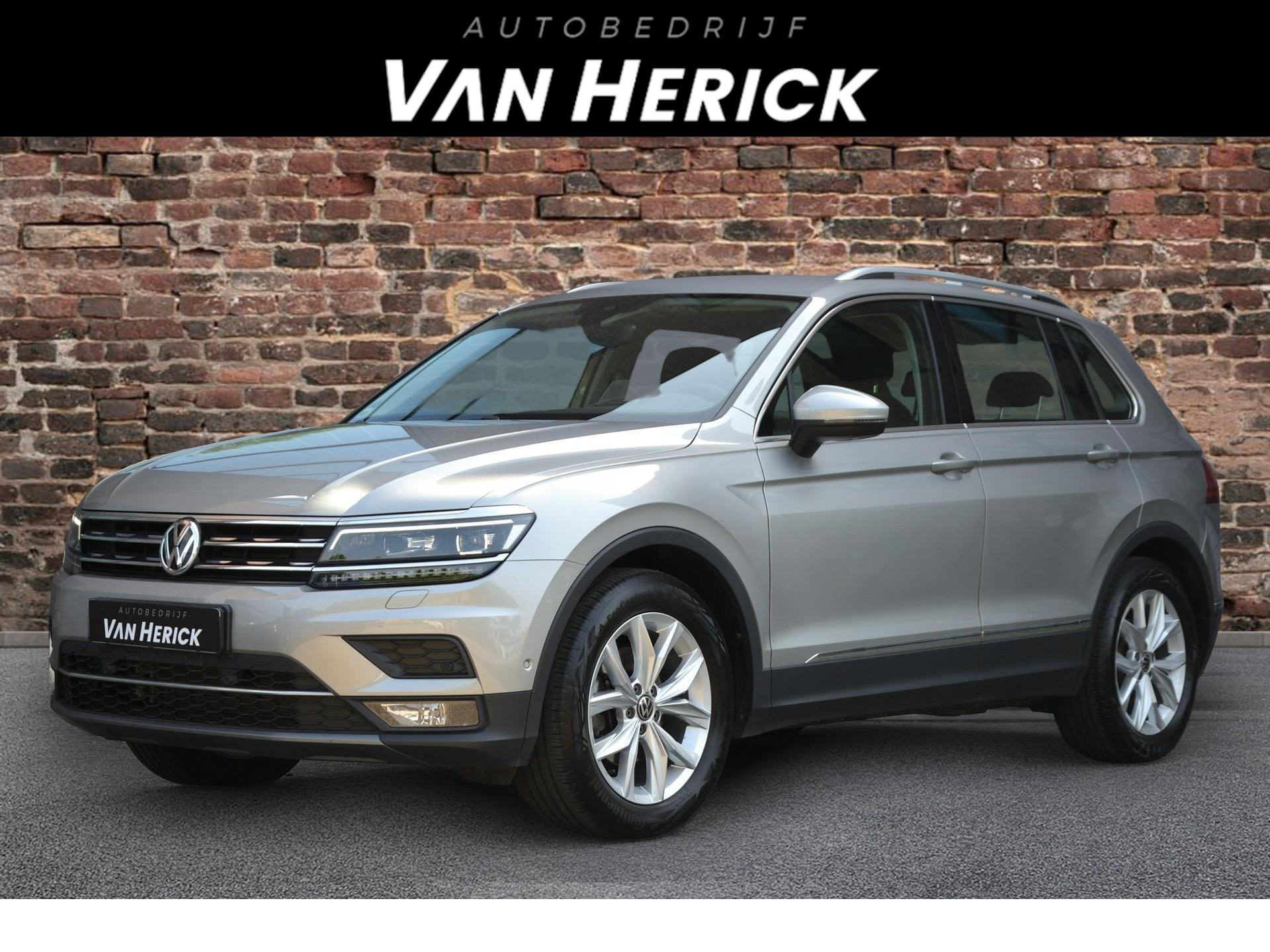 Volkswagen Tiguan 1.5 TSI ACT Highline Automaat | Wegklapbare trekhaak | ACC | Head up | 1e eigenaar voor € 27.945,-