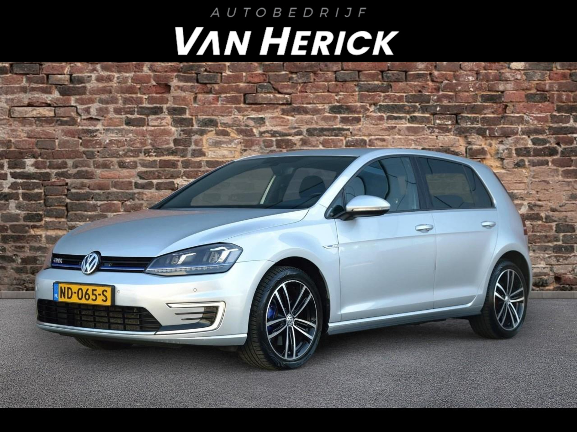 Volkswagen Golf 1.4 TSI GTE | Carplay | Trekhaak | Nette staat voor € 15.745,-