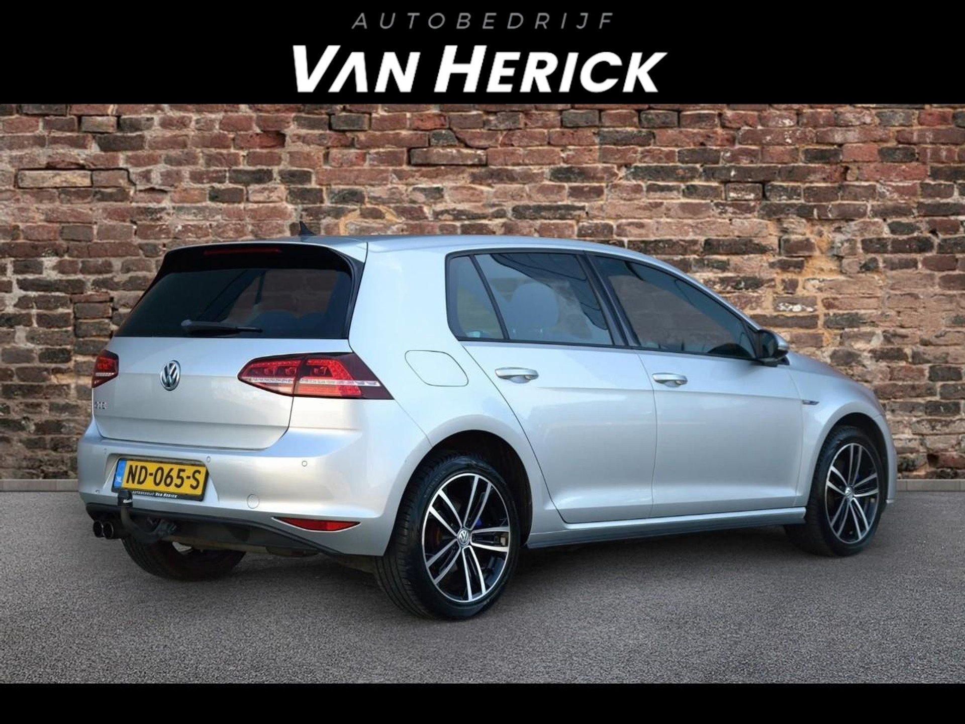 Volkswagen Golf 1.4 TSI GTE | Carplay | Trekhaak | Nette staat voor € 15.745,-