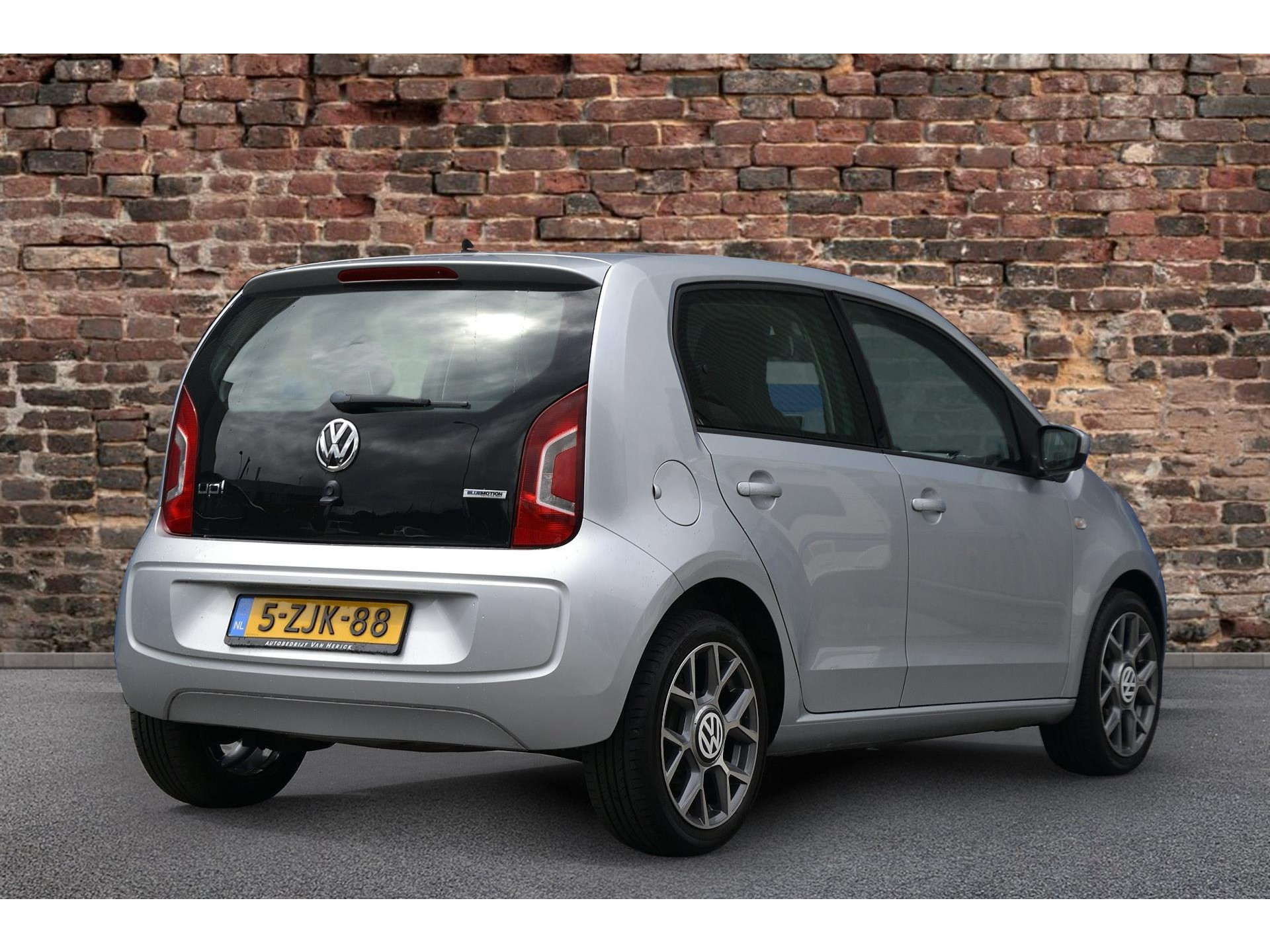 Volkswagen up! 1.0 move up! BlueMotion 5-Deurs | LM velgen | Airco voor € 7.745,-