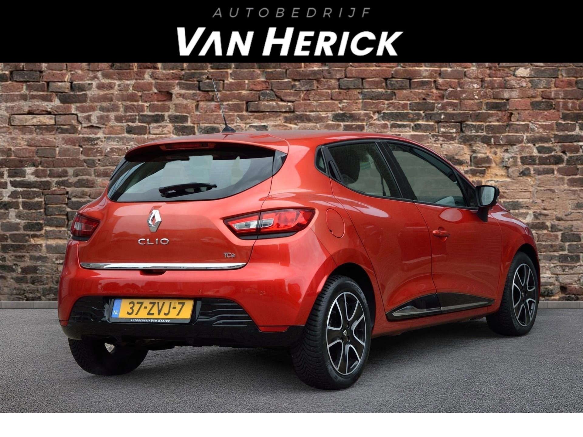 Renault Clio 0.9 TCe Dynamique | Cruise | Navi | Airco voor € 7.445,-