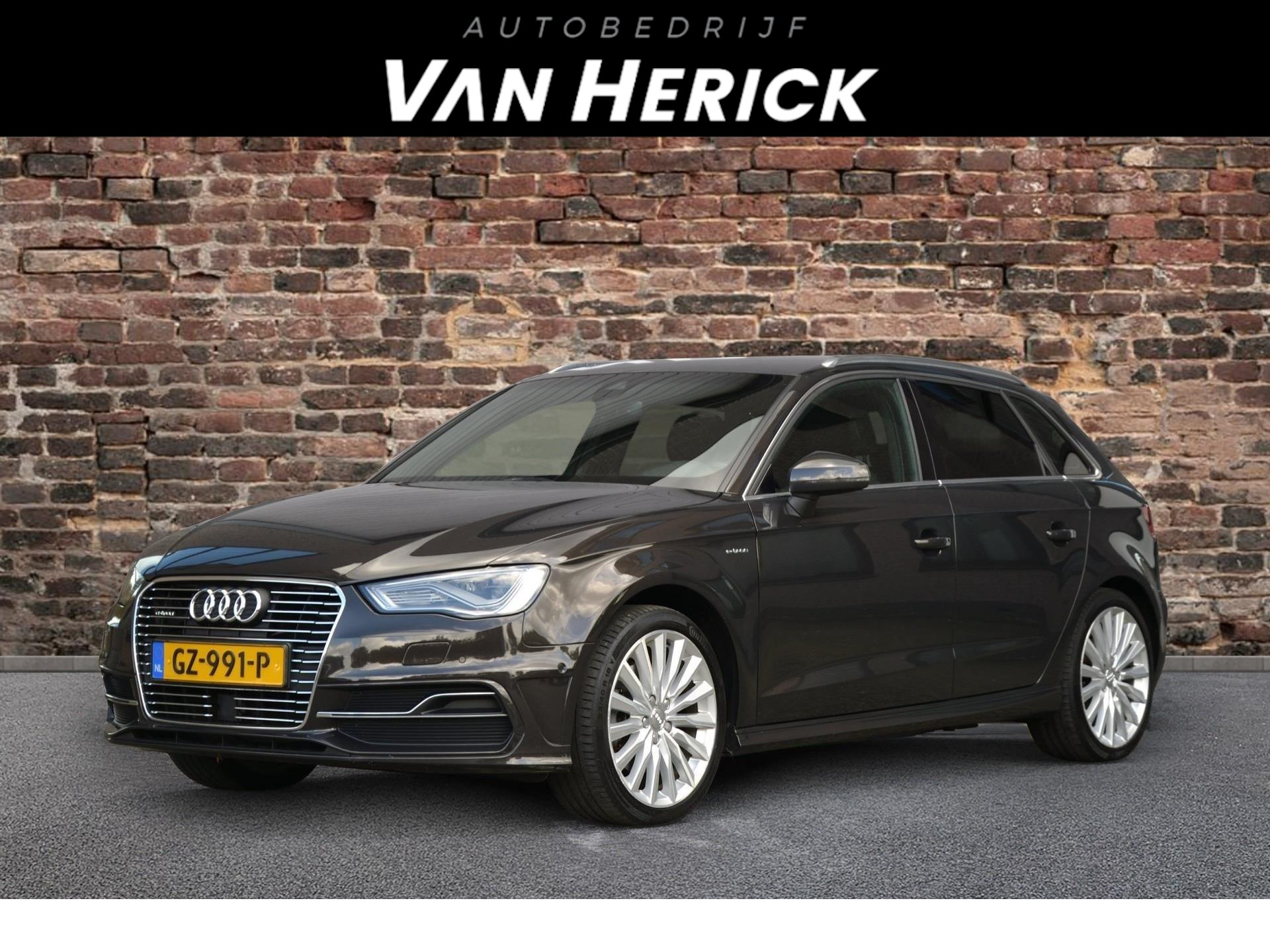 Audi A3 Sportback 1.4 e-tron 3x S-Line 150PK Automaat | LED | Cruise | Clima voor € 15.945,-