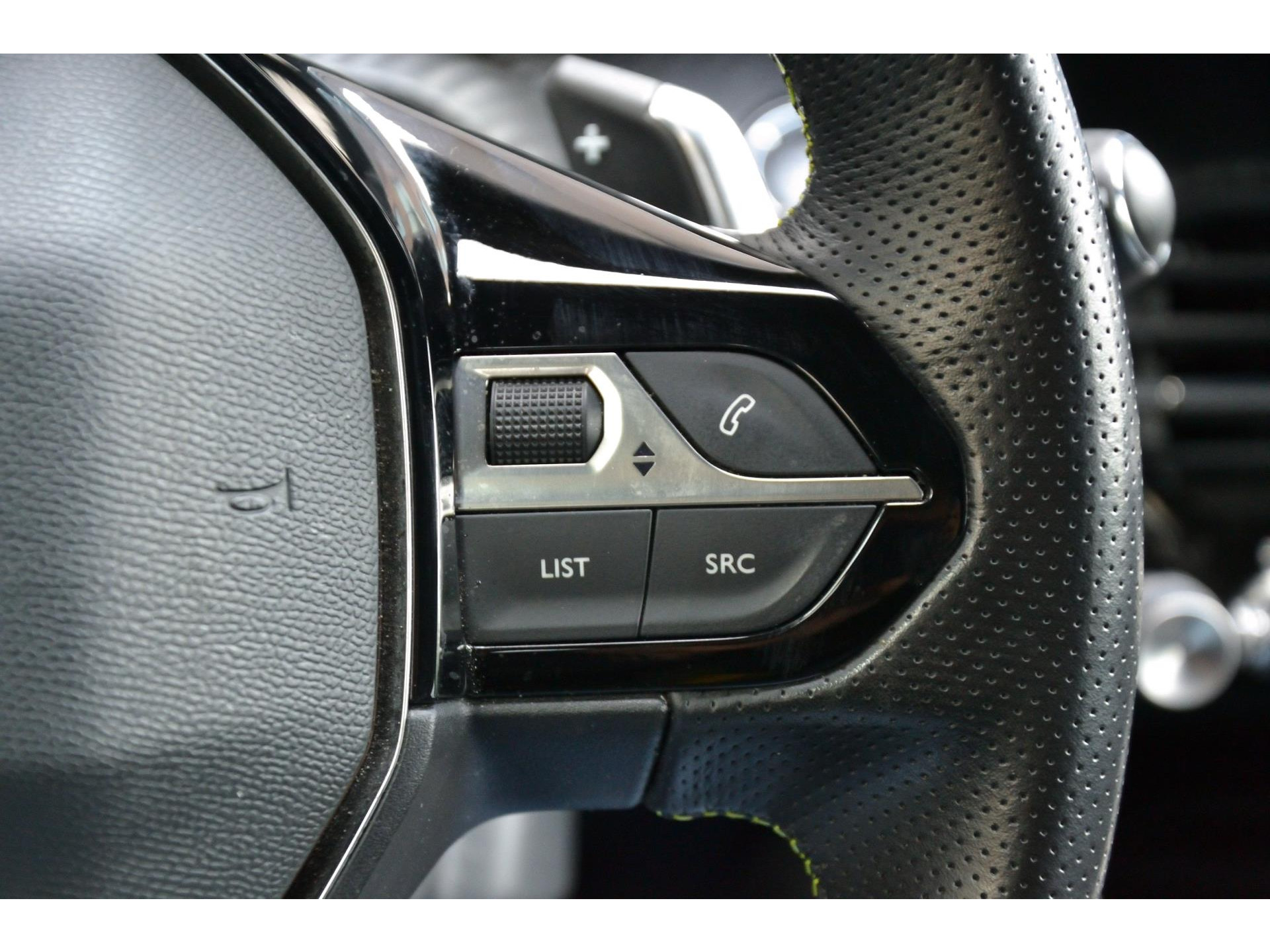 Peugeot 2008 1.2 PureTech GT-line | Navi | LED koplampen | Achteruitrijcamera