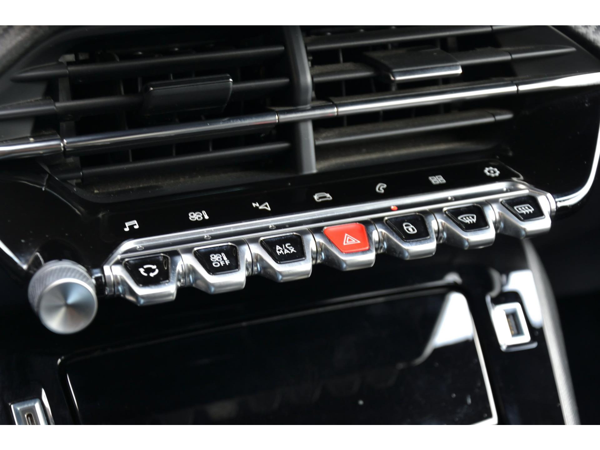Peugeot 2008 1.2 PureTech GT-line | Navi | LED koplampen | Achteruitrijcamera