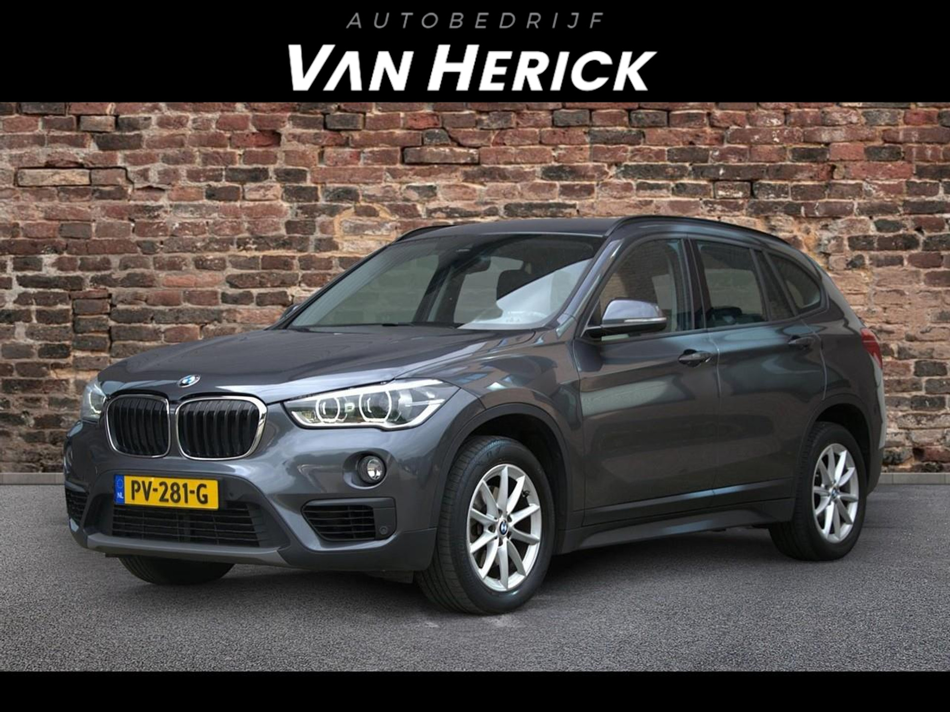 BMW X1 SDrive18i Executive |Navigatie| Trekhaak | Achteruitrijcamera voor € 19.745,-