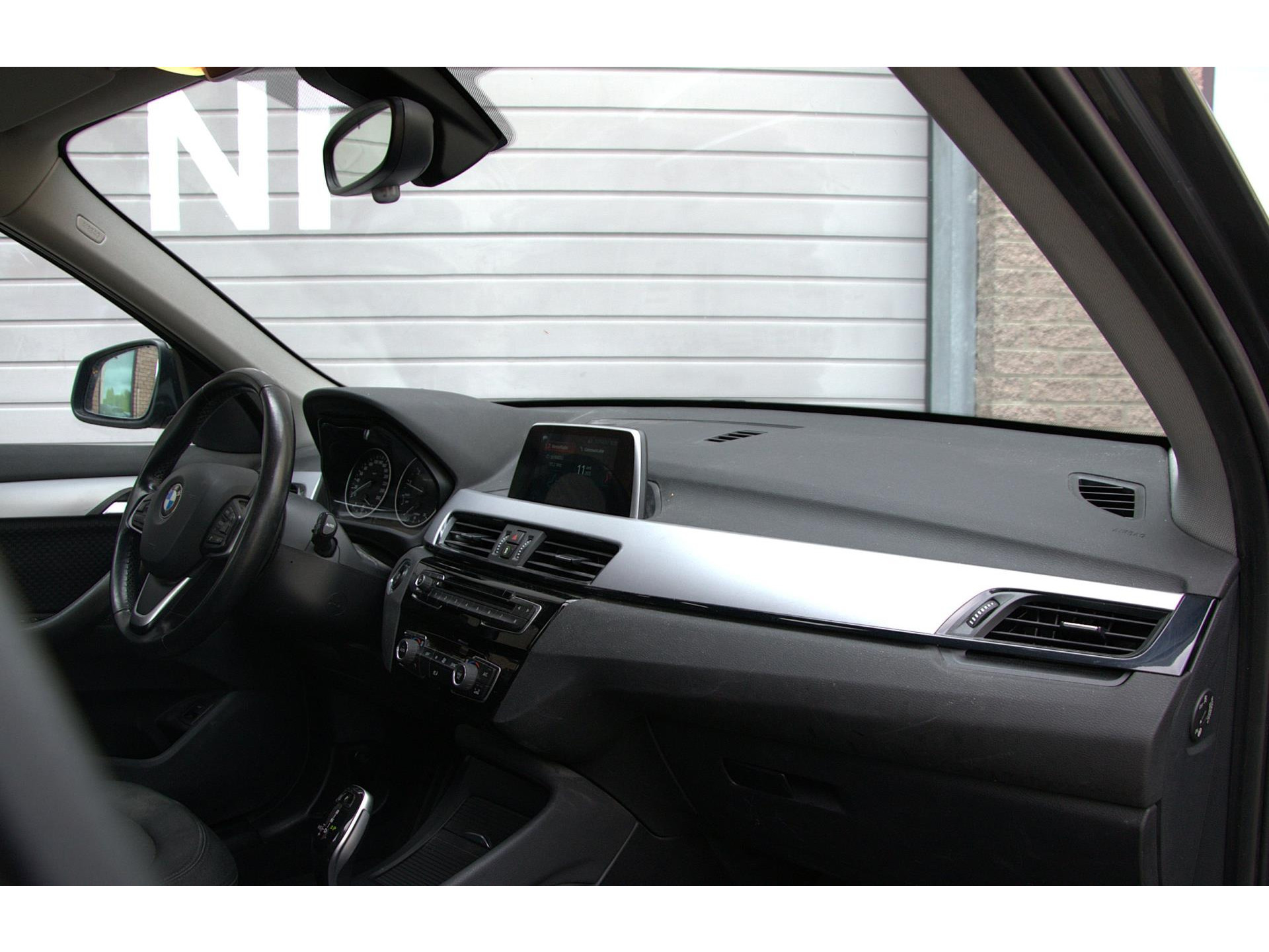 BMW X1 SDrive18i Executive |Navigatie| Trekhaak | Achteruitrijcamera