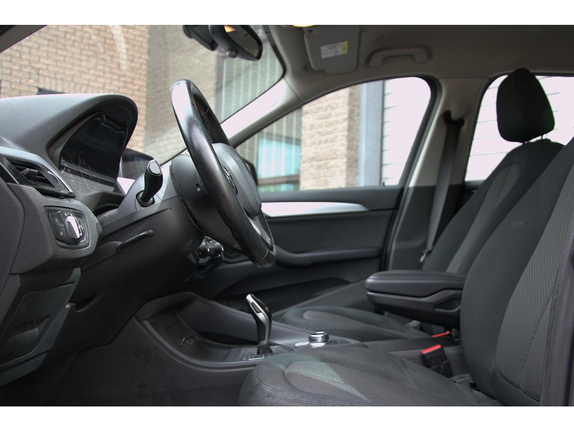 BMW X1 SDrive18i Executive |Navigatie| Trekhaak | Achteruitrijcamera