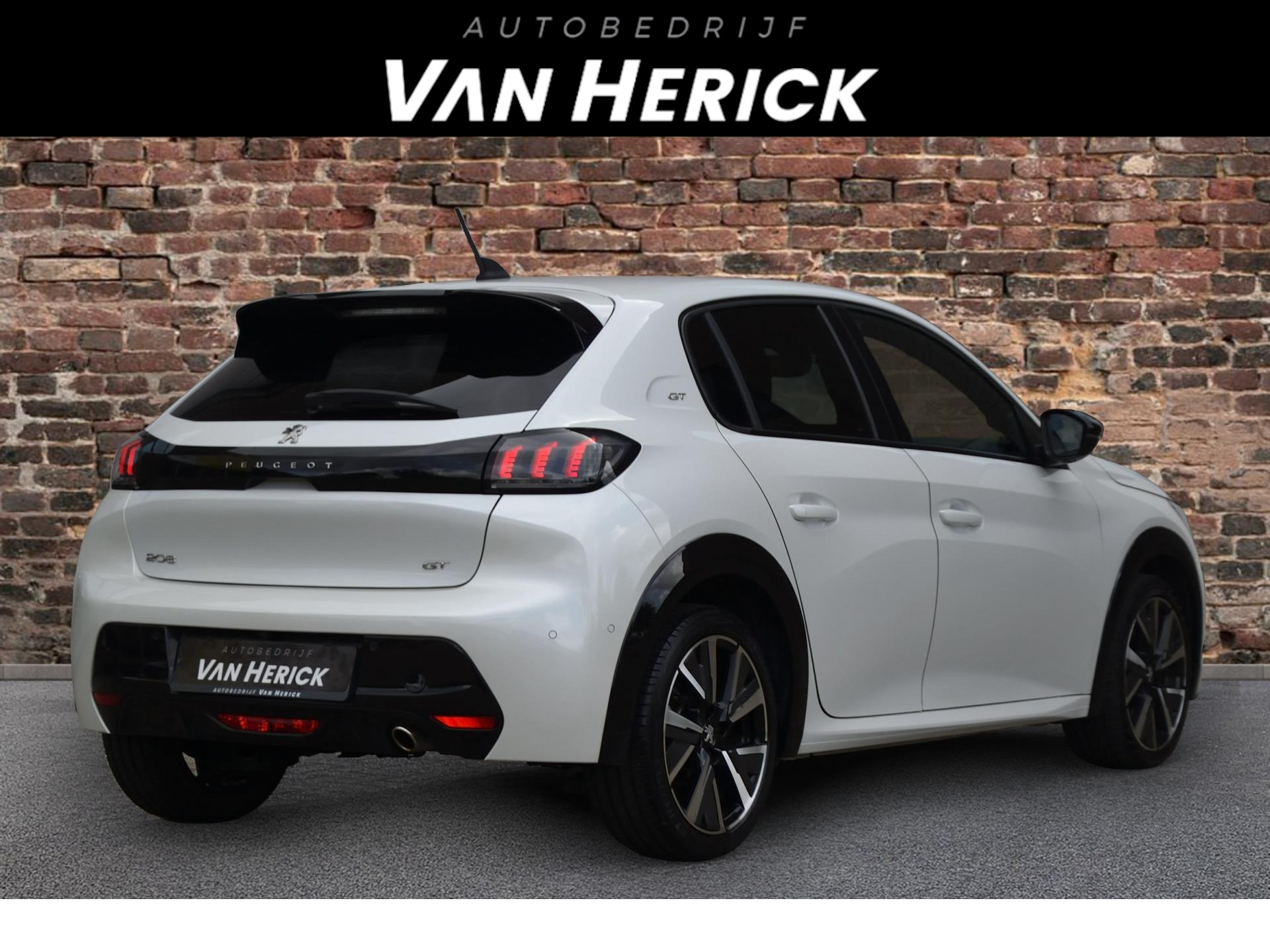 Peugeot 208 1.2 PureTech GT Automaat | Navi | Camera | Dode hoek detectie voor € 18.745,-