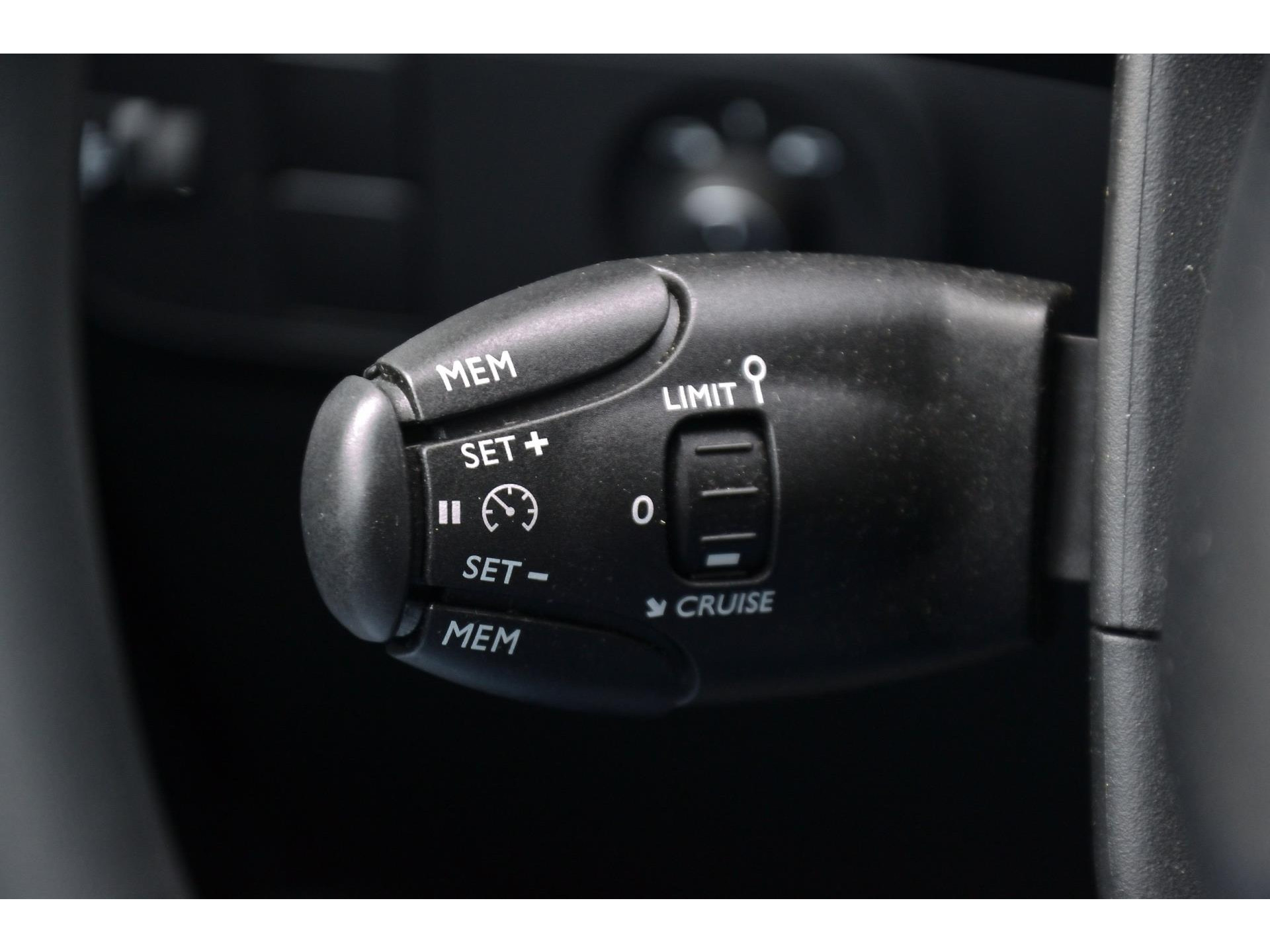 Citroën C3 1.2 PureTech C-Series 110PK | Clima | App Connect | Cruise control