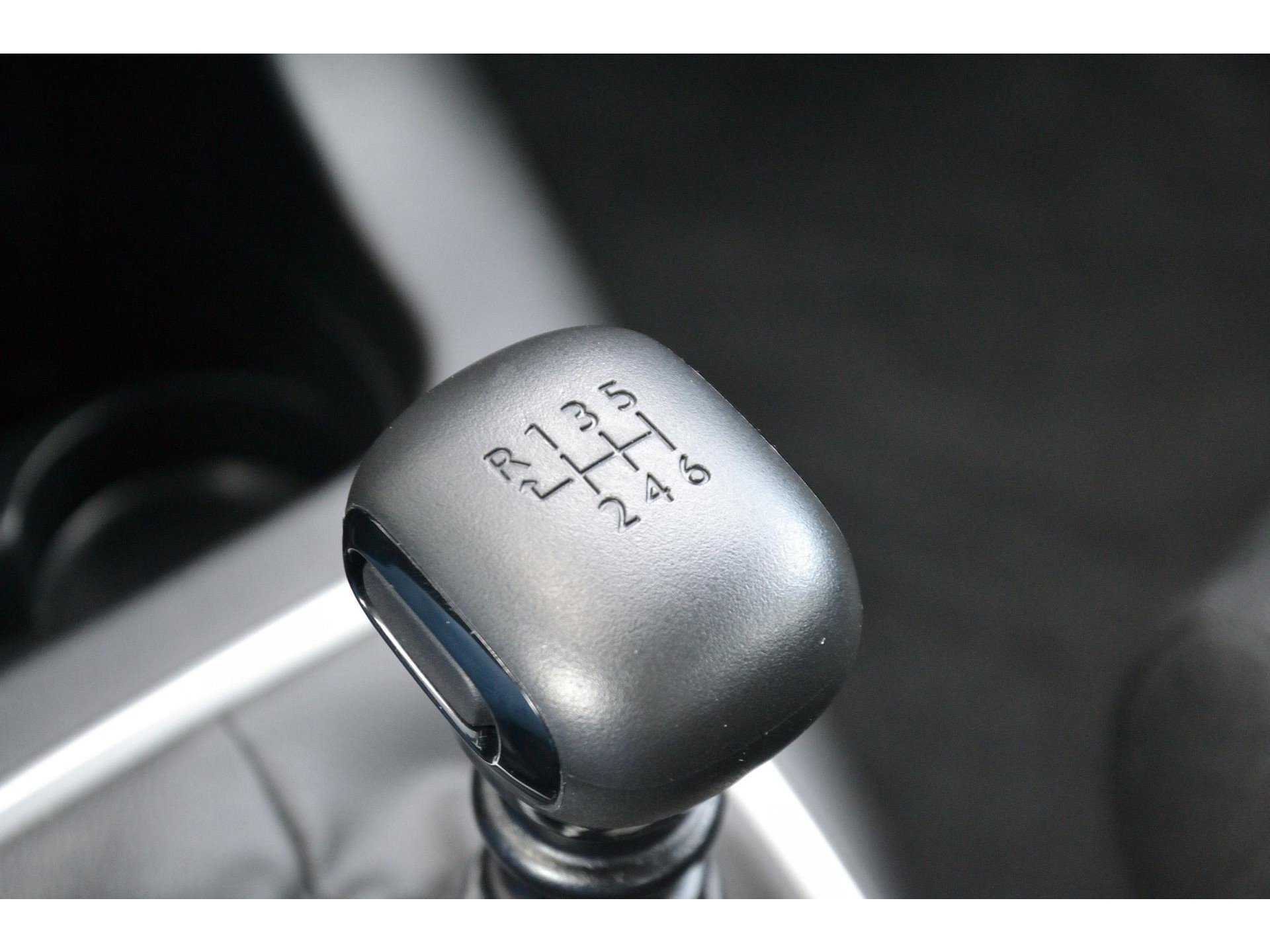 Citroën C3 1.2 PureTech C-Series 110PK | Clima | App Connect | Cruise control