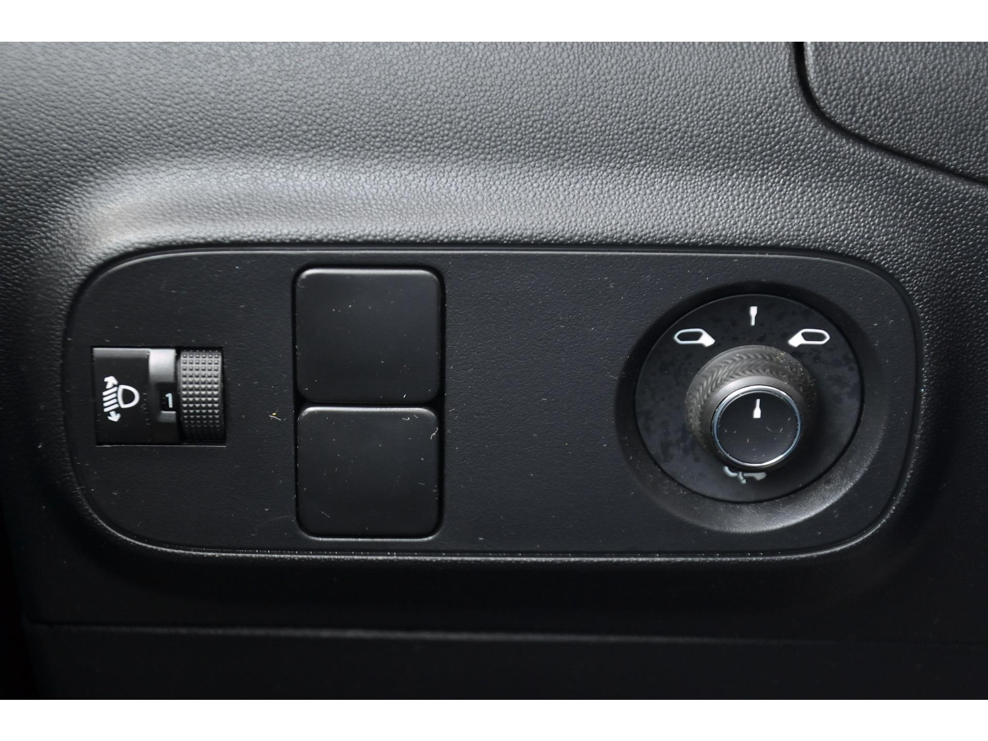 Citroën C3 1.2 PureTech C-Series 110PK | Clima | App Connect | Cruise control