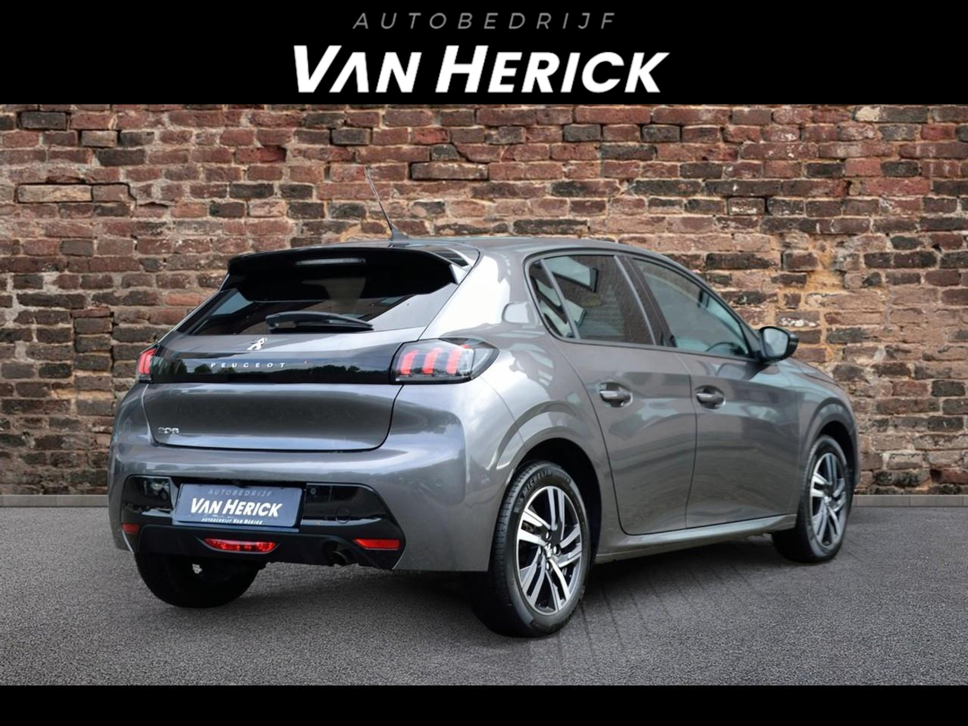 Peugeot 208 1.2 PureTech Allure Pack | ACC | Keyless | Stoelverwarming | 360 camera