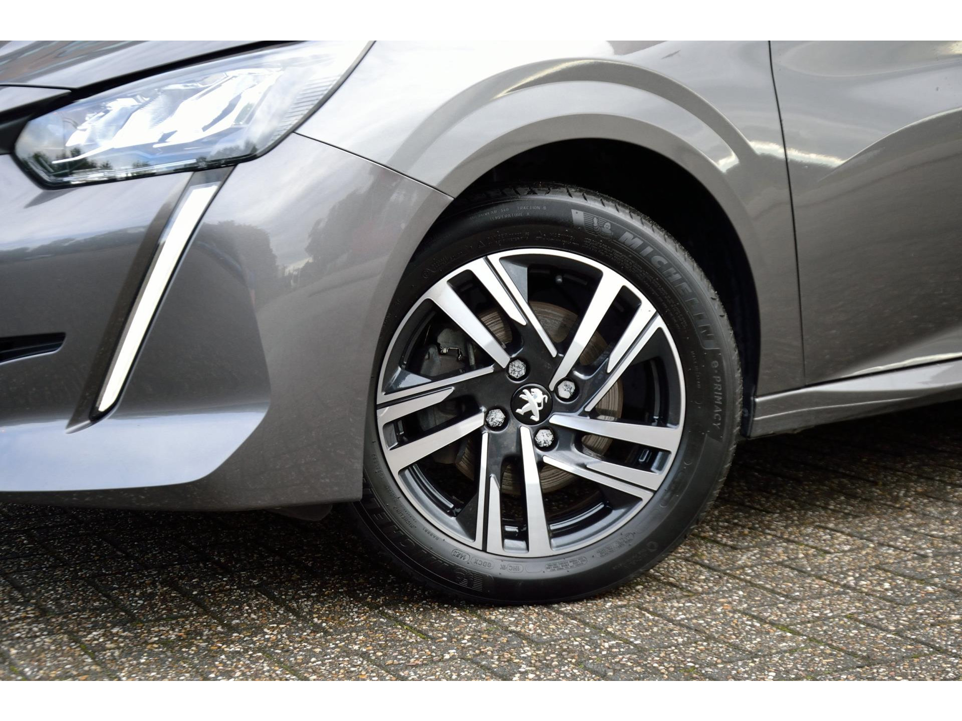 Peugeot 208 1.2 PureTech Allure Pack | ACC | Keyless | Stoelverwarming | 360 camera