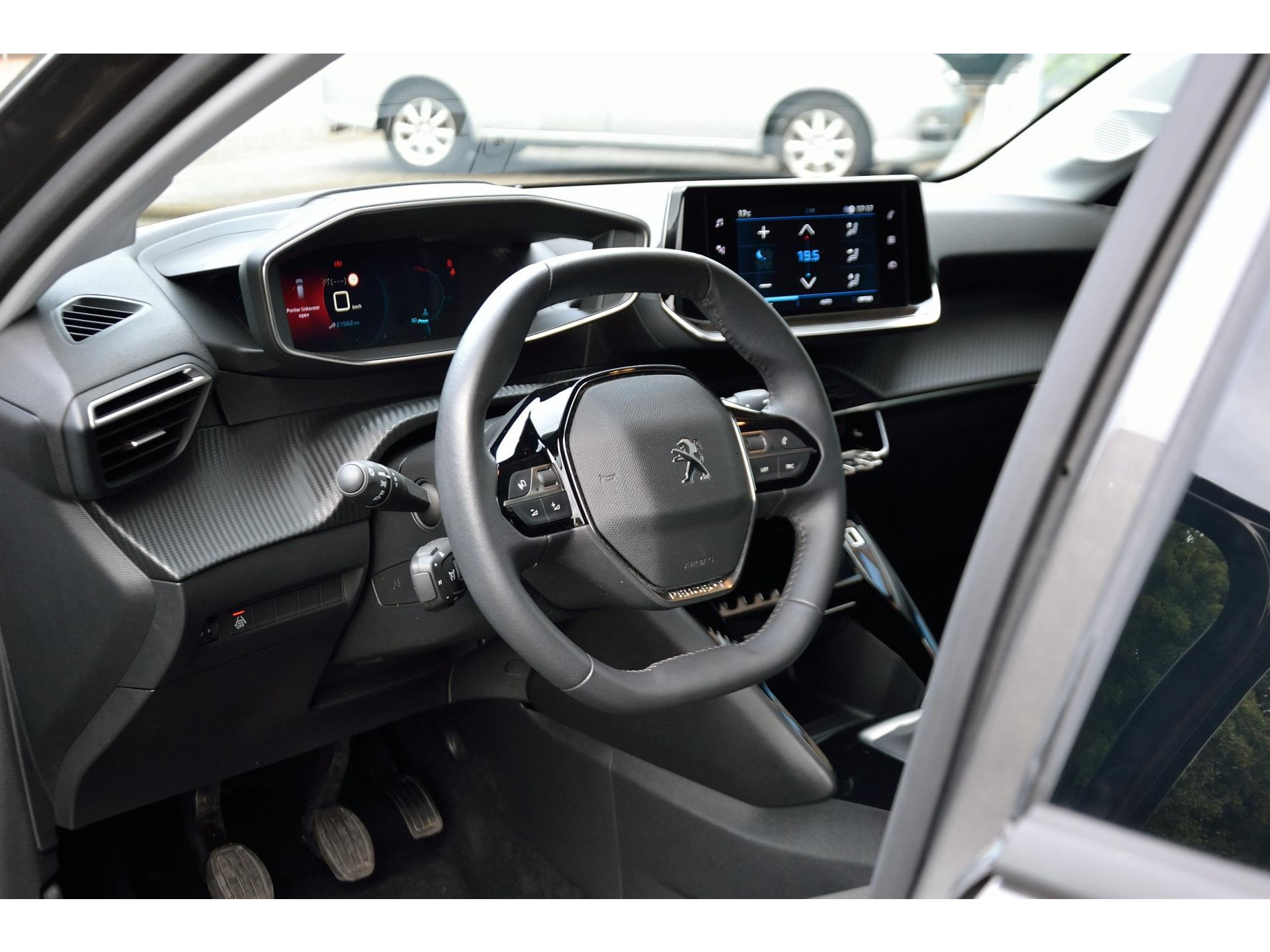 Peugeot 208 1.2 PureTech Allure Pack | ACC | Keyless | Stoelverwarming | 360 camera