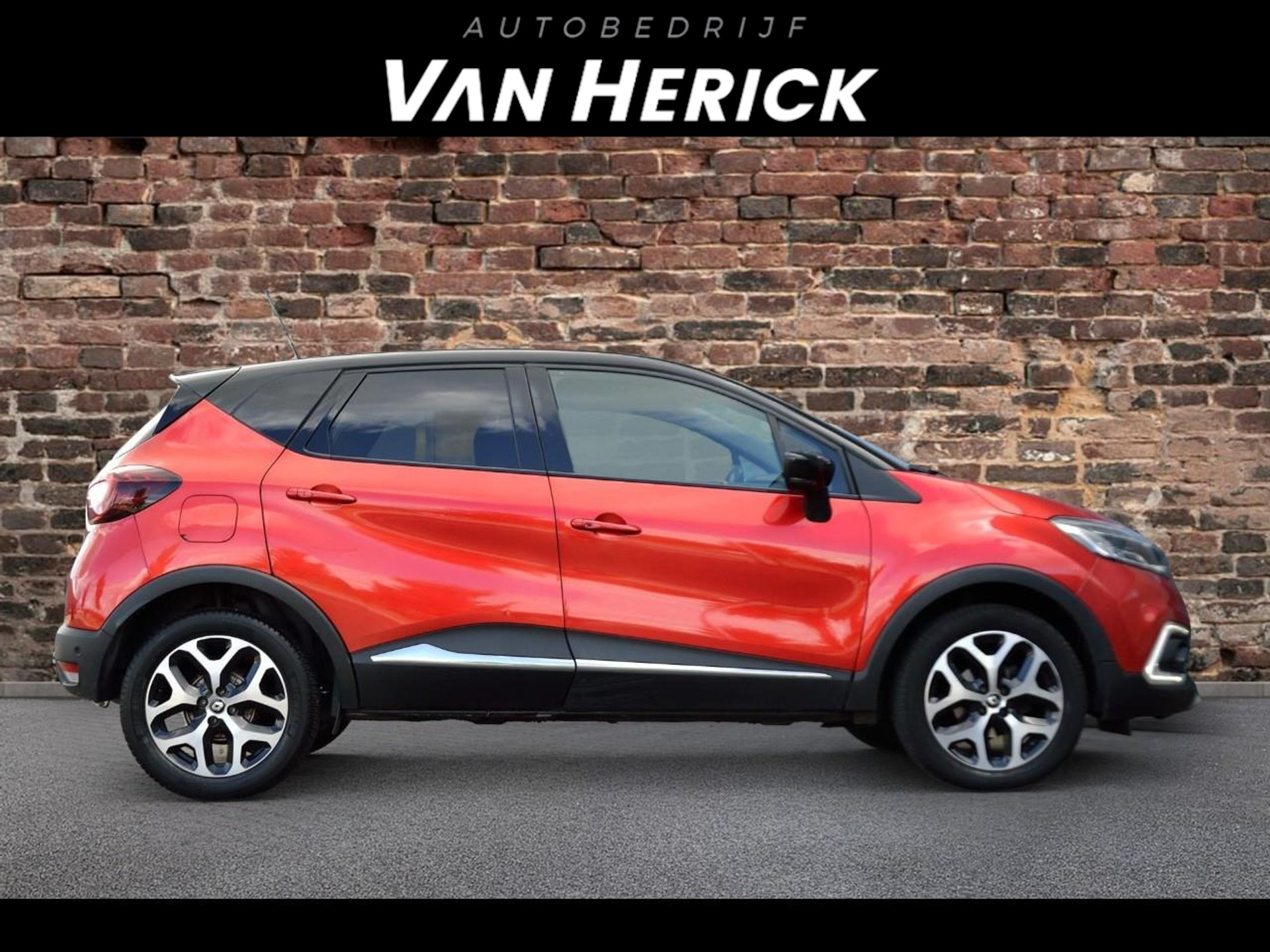 Renault Captur 0.9 TCe Intens | R-Link | Clima | Trekhaak voor € 9.945,-