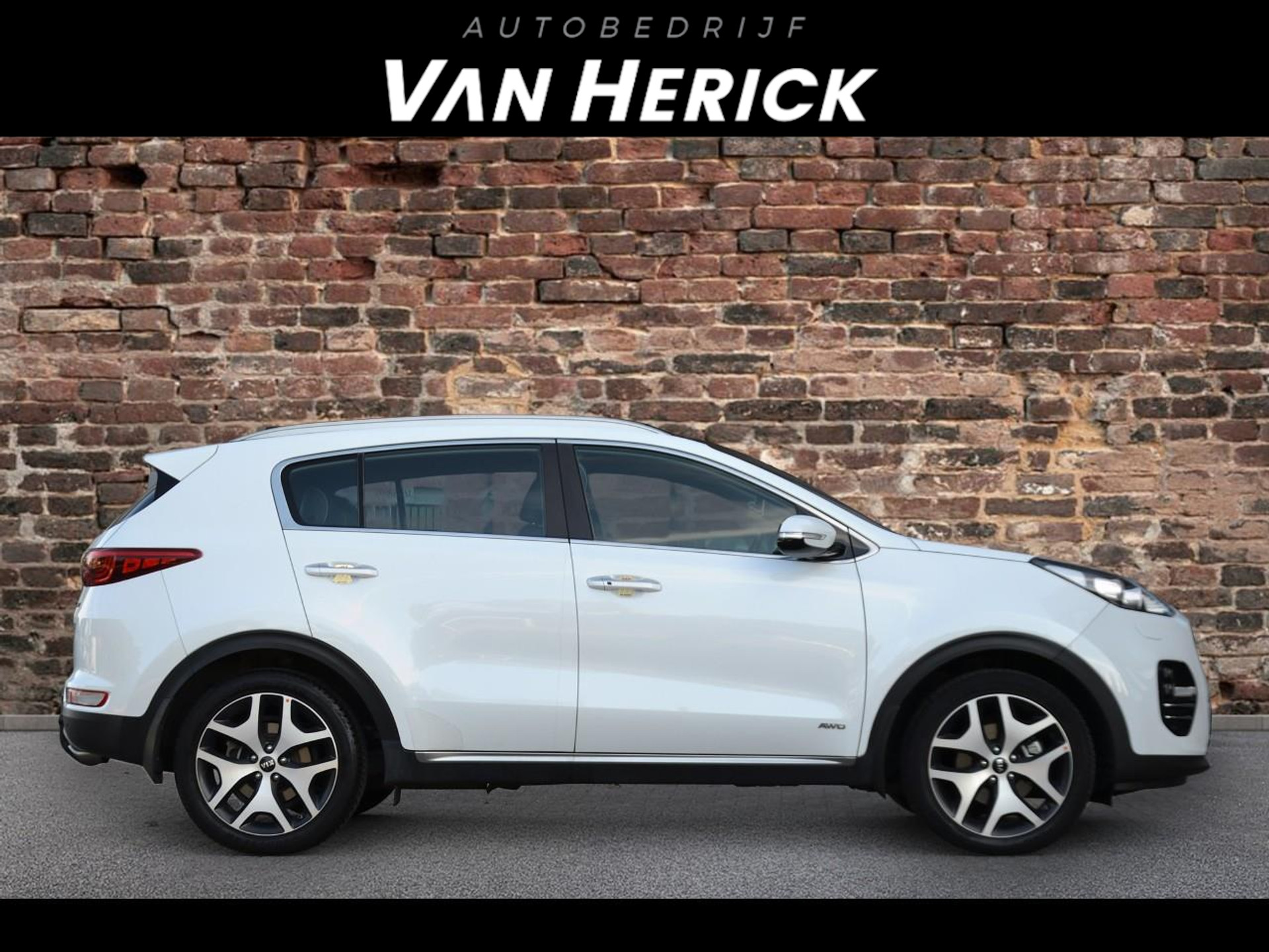 Kia Sportage GT-Line 185 PK Automaat | Trekhaak | Stoelverwarming/koeling | Camera voor € 17.995,-