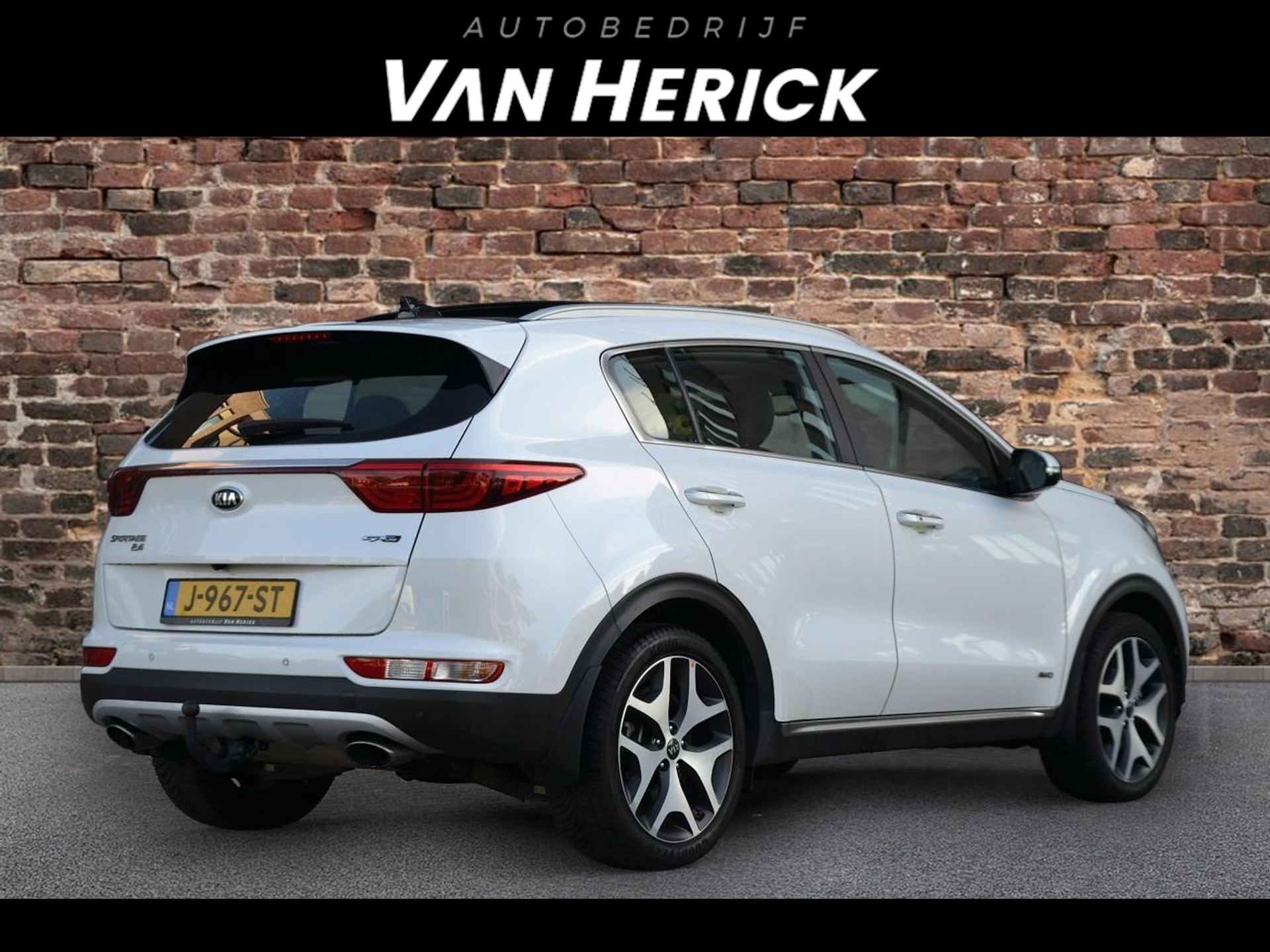 Kia Sportage GT-Line 185 PK Automaat | Trekhaak | Stoelverwarming/koeling | Camera voor € 17.995,-