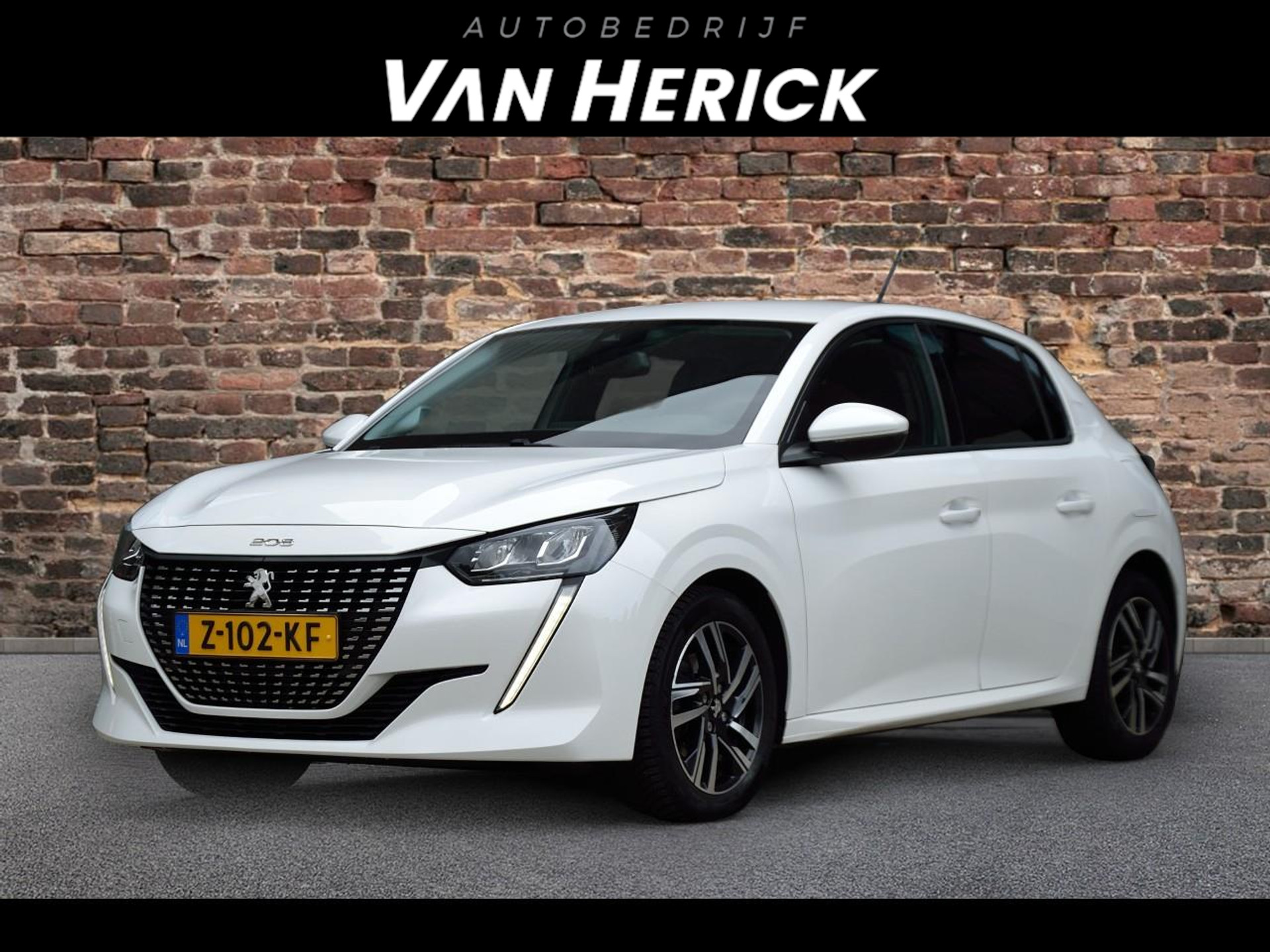 Peugeot 208 1.2 PureTech Allure Pack | LM Velgen | Carplay | Nette staat voor € 14.745,-