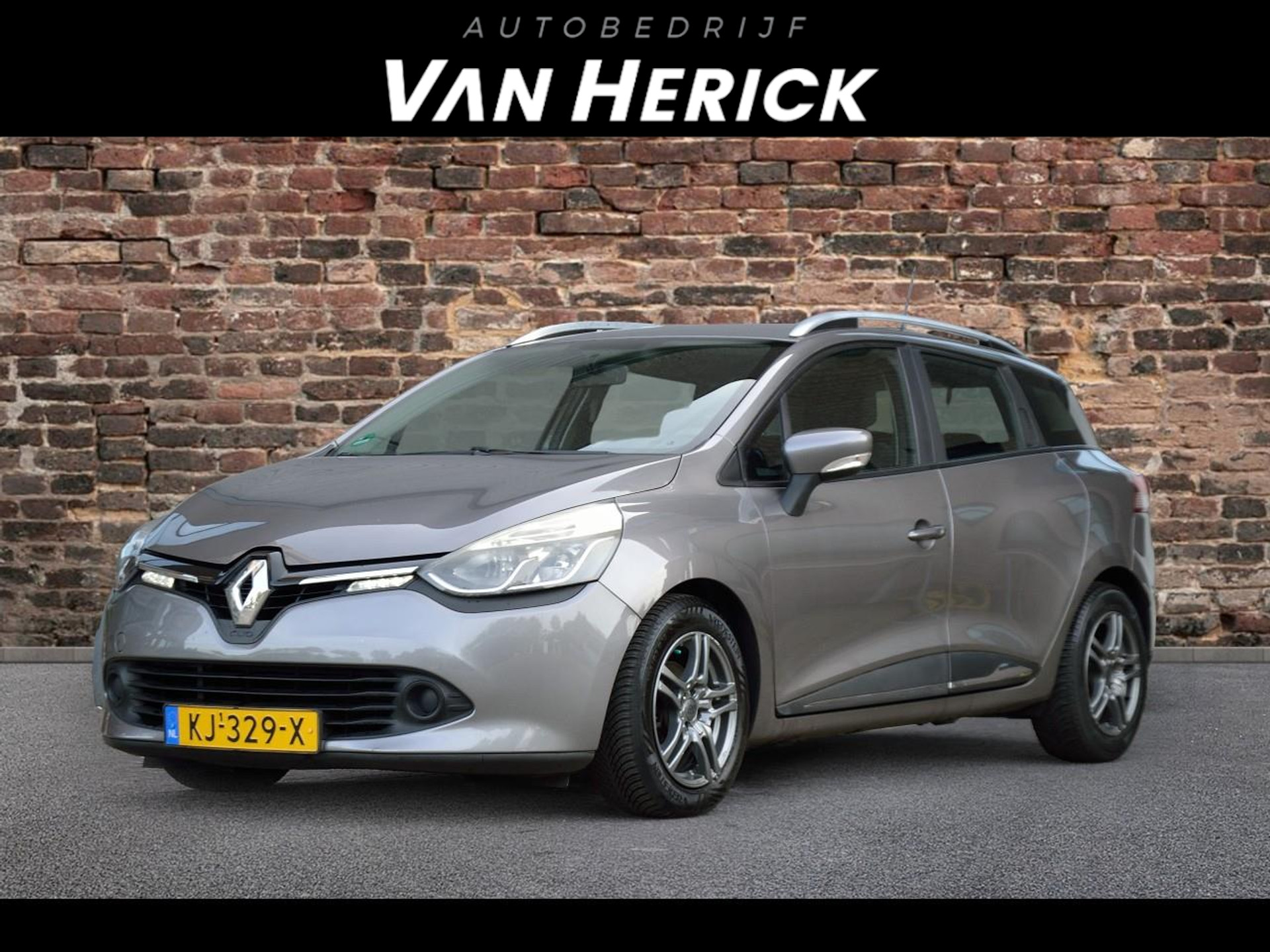 Renault Clio Estate 0.9 TCe Expression | LM velgen | Navi | Airco | Cruise voor € 6.745,-