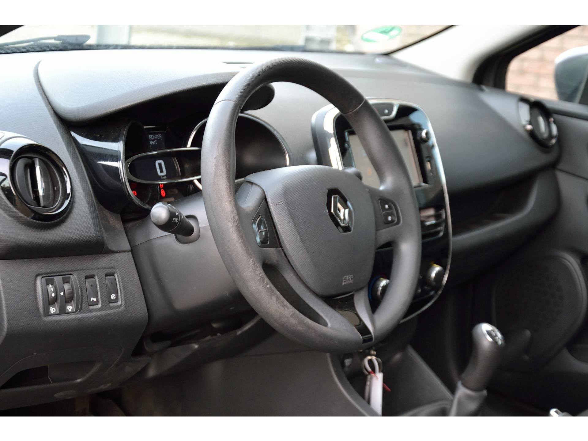 Renault Clio Estate 0.9 TCe Zen | Cruise | Navi | Airco voor € 7.995,-