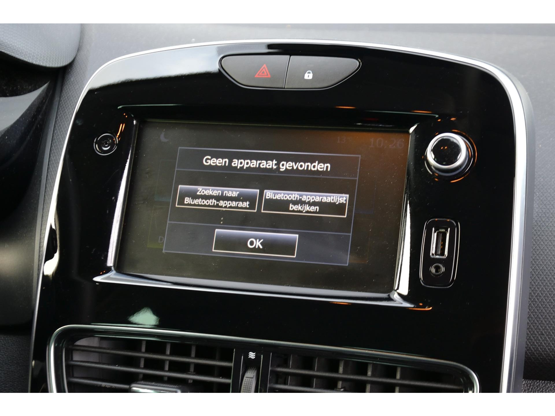 Renault Clio 0.9 TCe Limited | Parkeersensor | Navi | Bluetooth