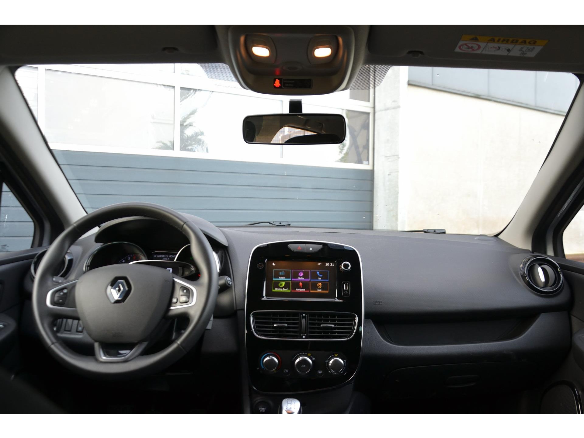 Renault Clio 0.9 TCe Limited | Parkeersensor | Navi | Bluetooth