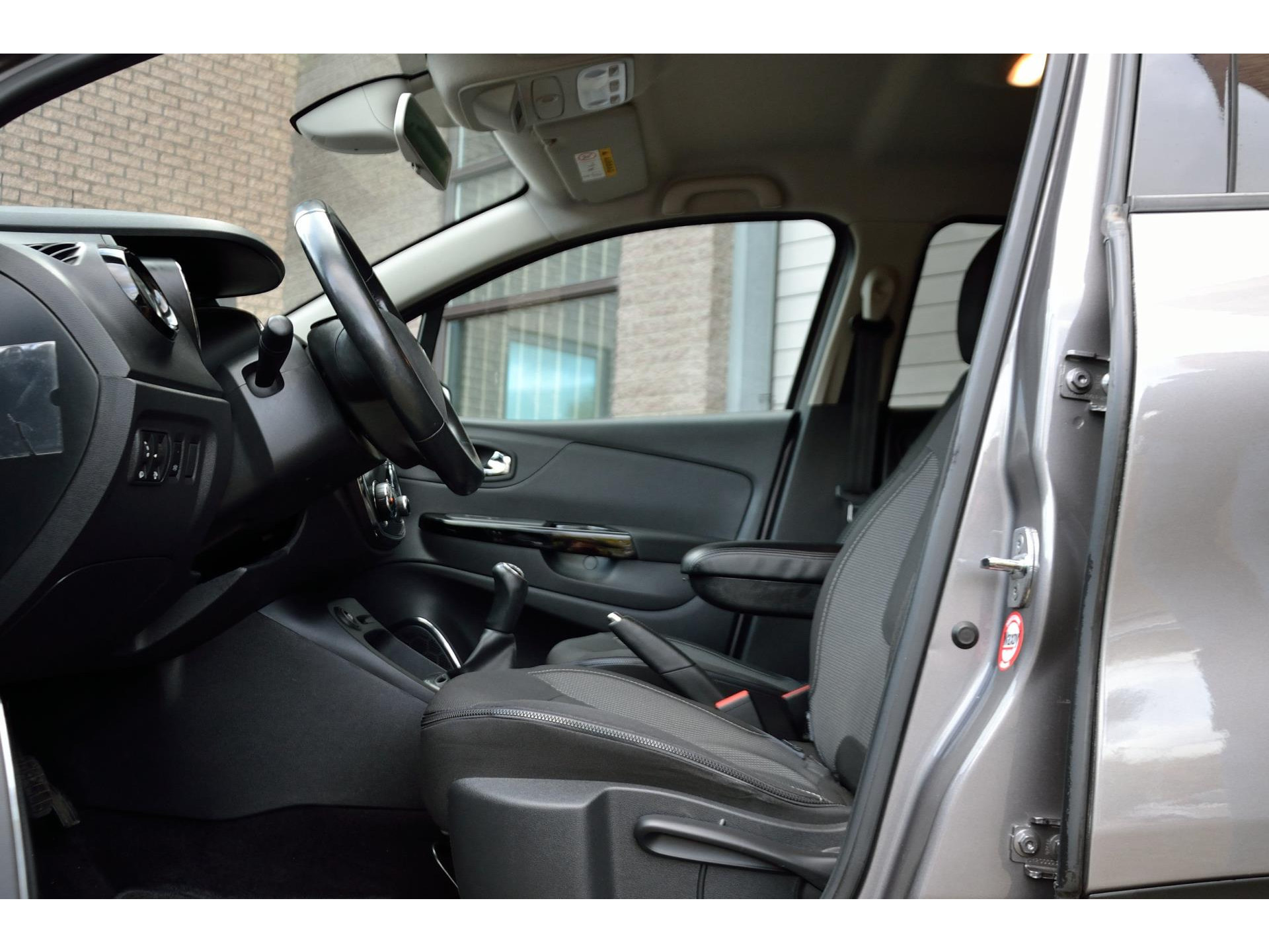 Renault Captur 0.9 TCe Dynamique | R-link | Clima | Keyless