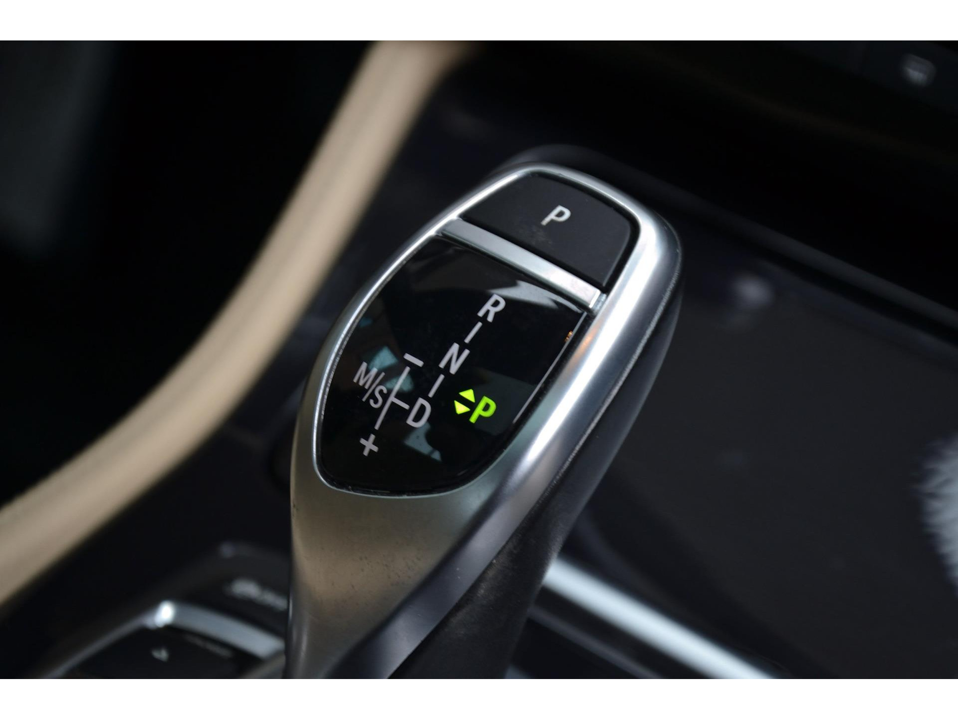 BMW 5 Serie 528i M Sport Edition High Executive | Panorama Dak | Leer | Memory | Stoelverwarming