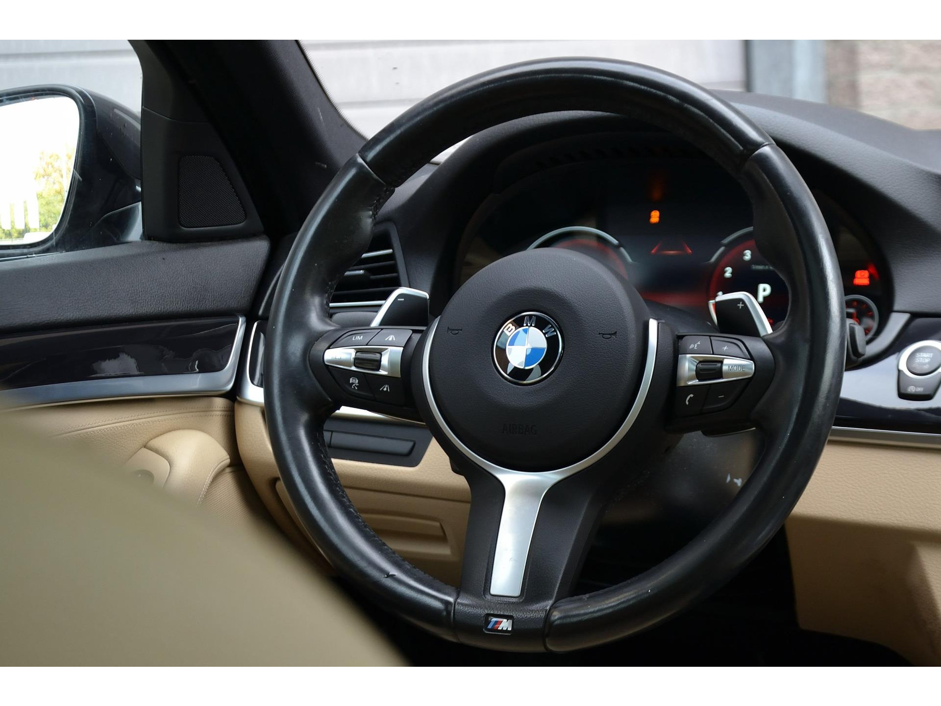 BMW 5 Serie 528i M Sport Edition High Executive | Panorama Dak | Leer | Memory | Stoelverwarming