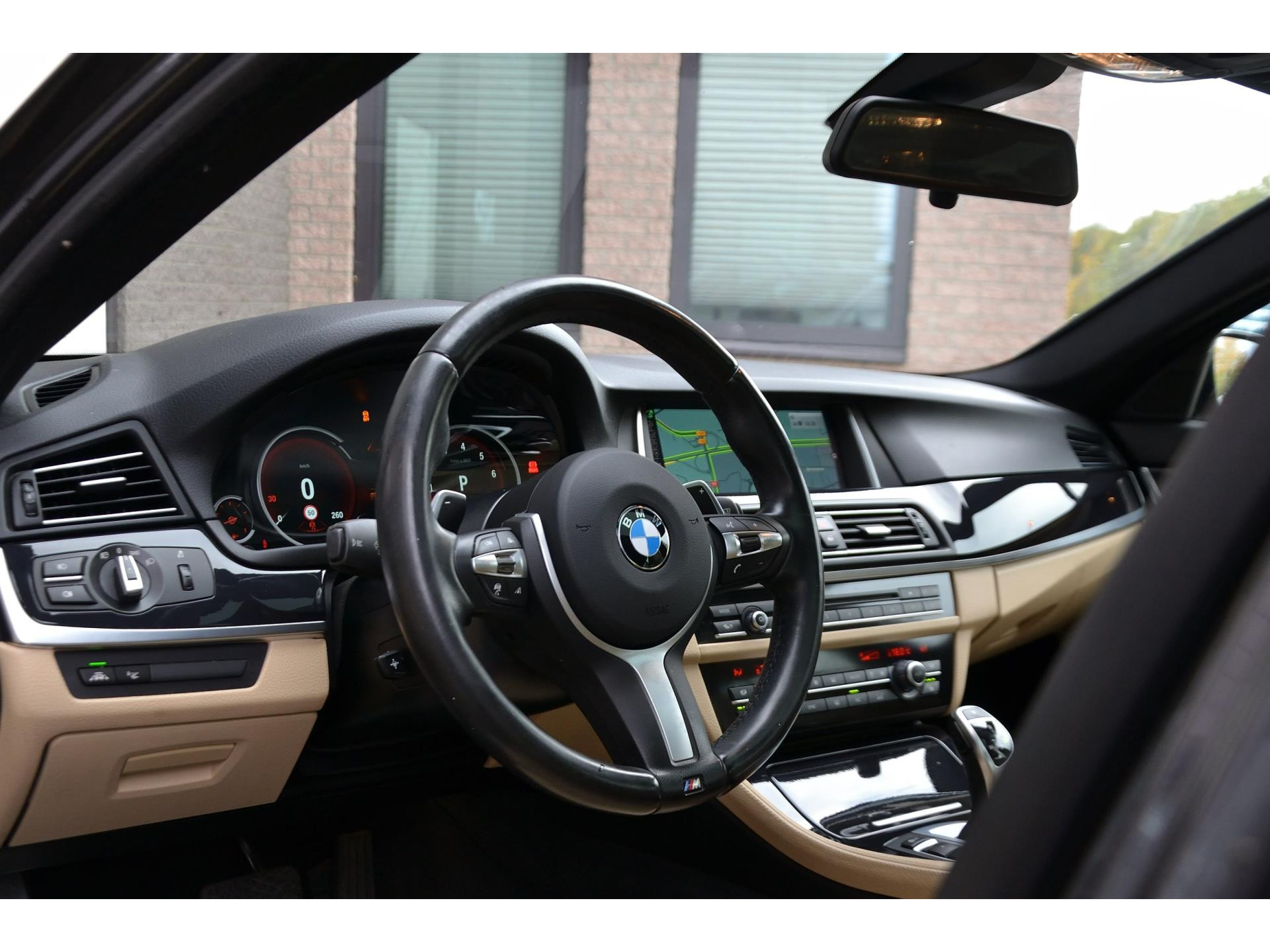 BMW 5 Serie 528i M Sport Edition High Executive | Panorama Dak | Leer | Memory | Stoelverwarming