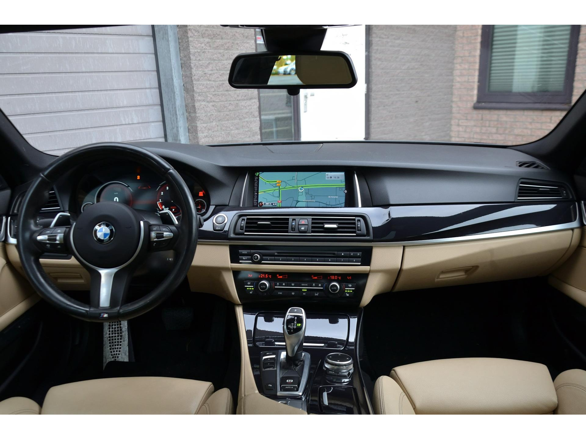BMW 5 Serie 528i M Sport Edition High Executive | Panorama Dak | Leer | Memory | Stoelverwarming