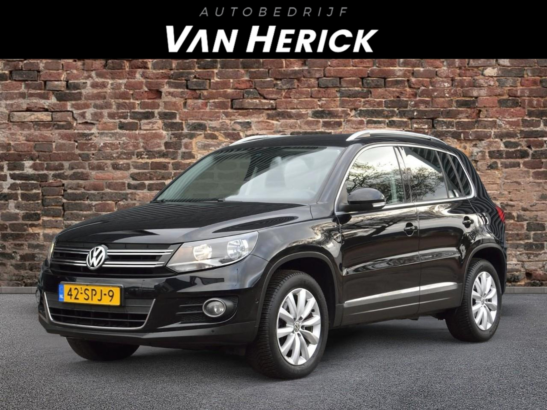 Volkswagen Tiguan 1.4 TSI Sport&Style | Navi | Cruise | NAP | Nette Staat